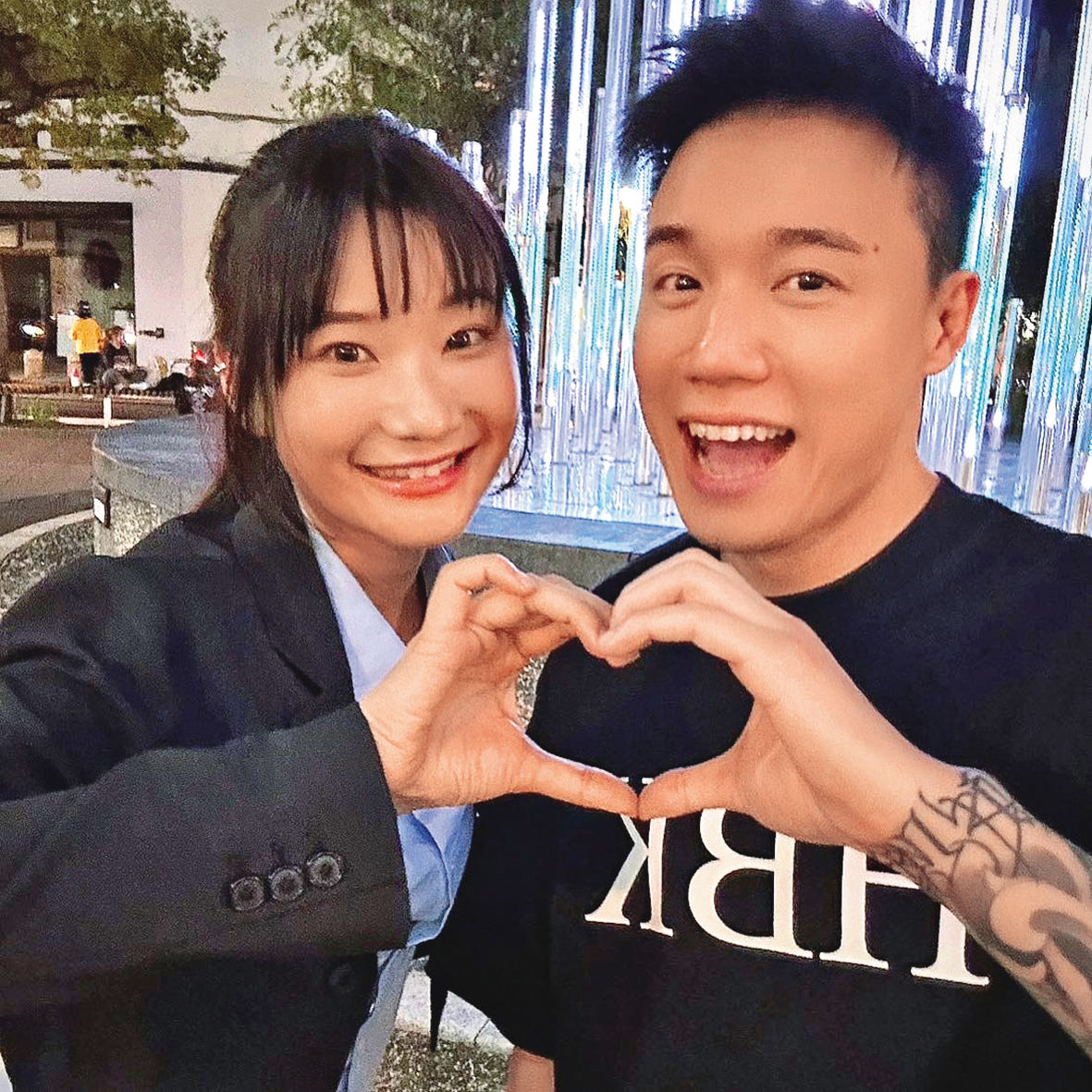 愛莉莎莎（左）和Toyz（右）都是爭議型網紅，藉由炎上變現，不過Toyz因販毒入獄服刑中。（翻攝自TOYZ IG）