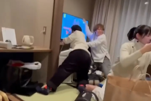 一段由正在日本旅遊的台灣旅客所拍攝的影片,卻意外在日本社群媒體上引發熱烈討論。(翻攝自allenwu_11658 thraeds)