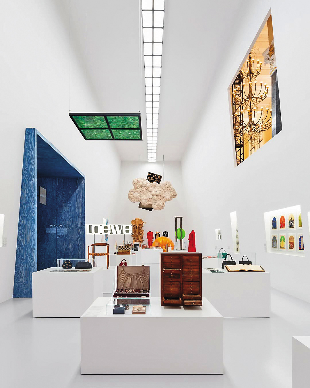 去年在上海登場的Crafted World展覽，以豐富多元展品向工匠們致敬。（翻攝自LOEWE IG）