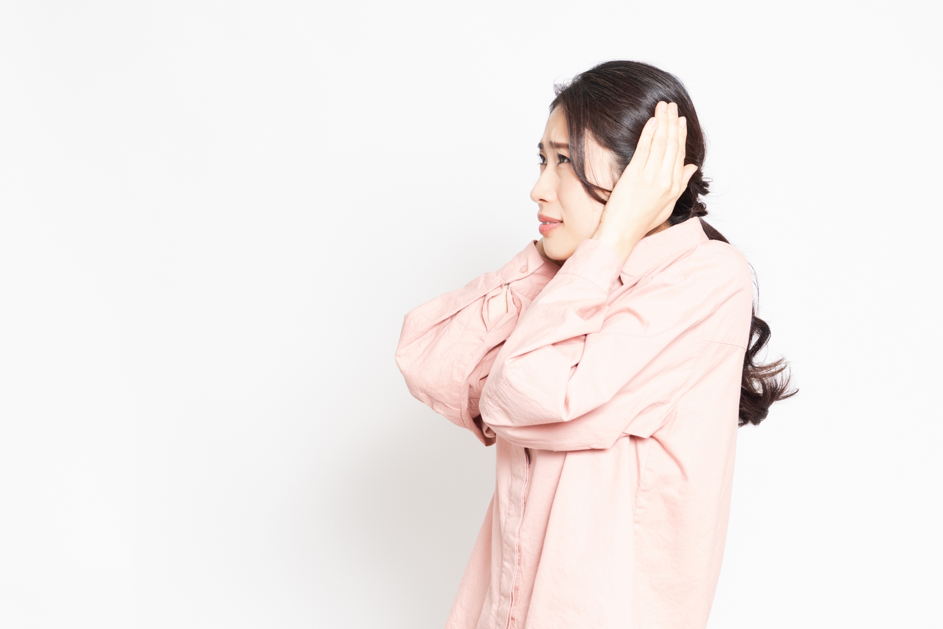 中國一名女子入住新家後頻繁聽見樓上鄰居的馬桶沖水聲，才發現樓上被改建為分租套房。（示意圖，取自PhotoAC）