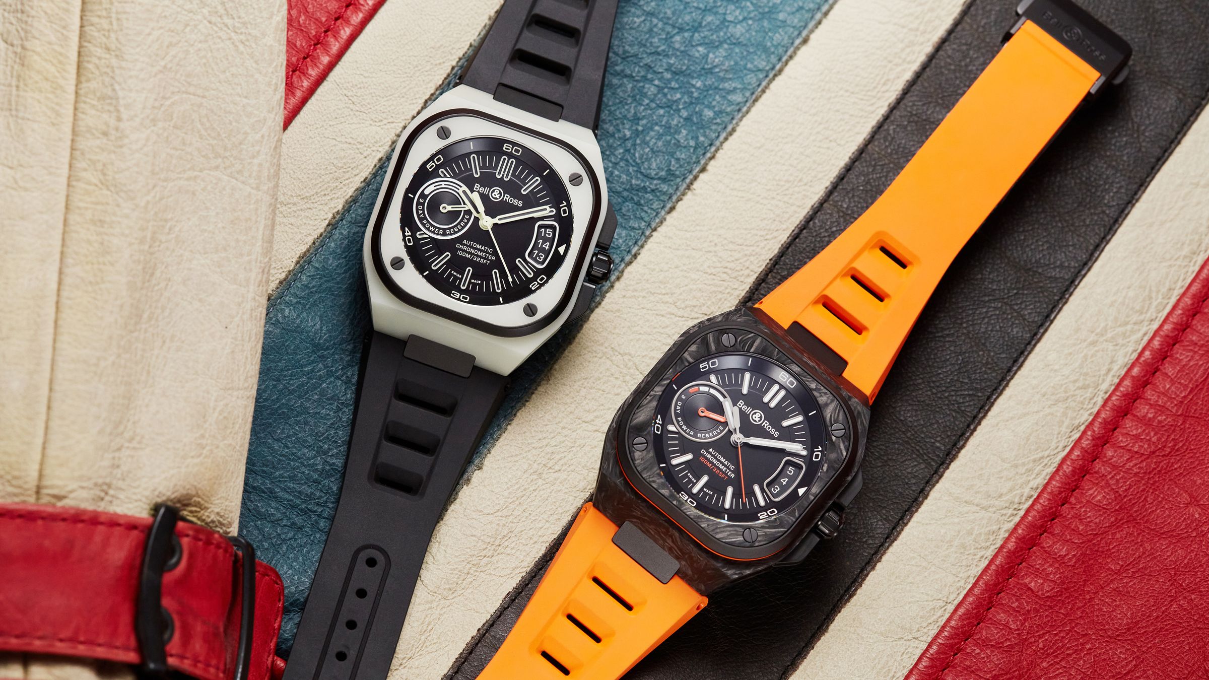 （左起）BELL & ROSS BR-X5 Green Lum，定價NT$453,000（限量500只）、BR-X5 Carbon Orange，定價NT$399,000（限量500只）