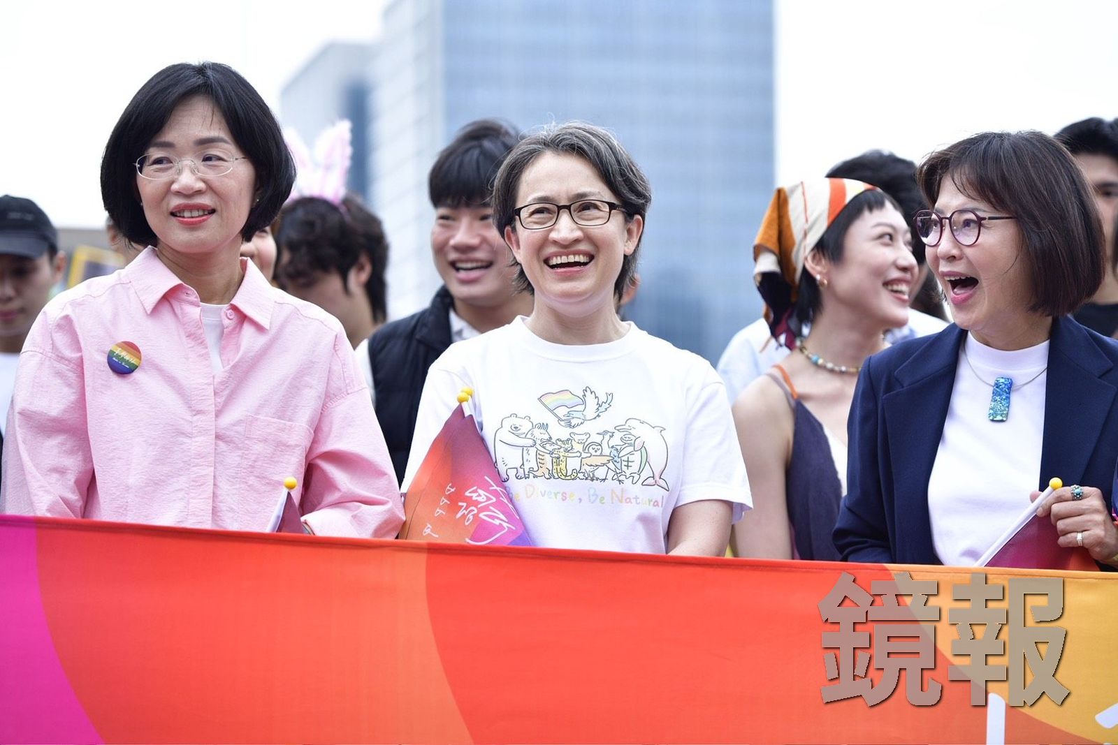 這條路走了很久!蕭美琴現身同志遊行 憶「20年前的今天」:台灣天空有了美麗的彩虹