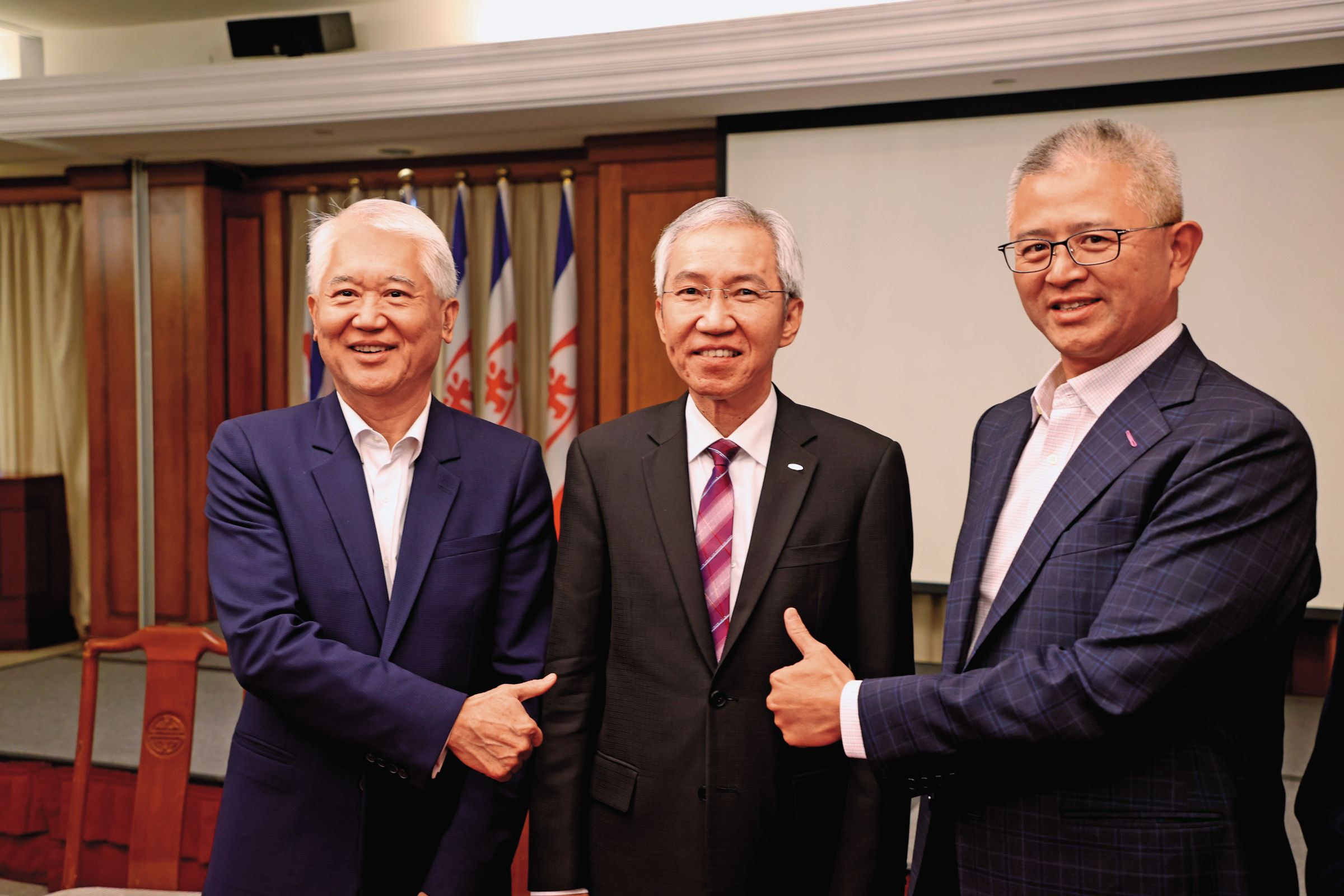 新壽去年成立60週年,洪士琪(右)、魏寶生(左)領軍的新經營團隊出三招改善體質。(聯合知識庫)