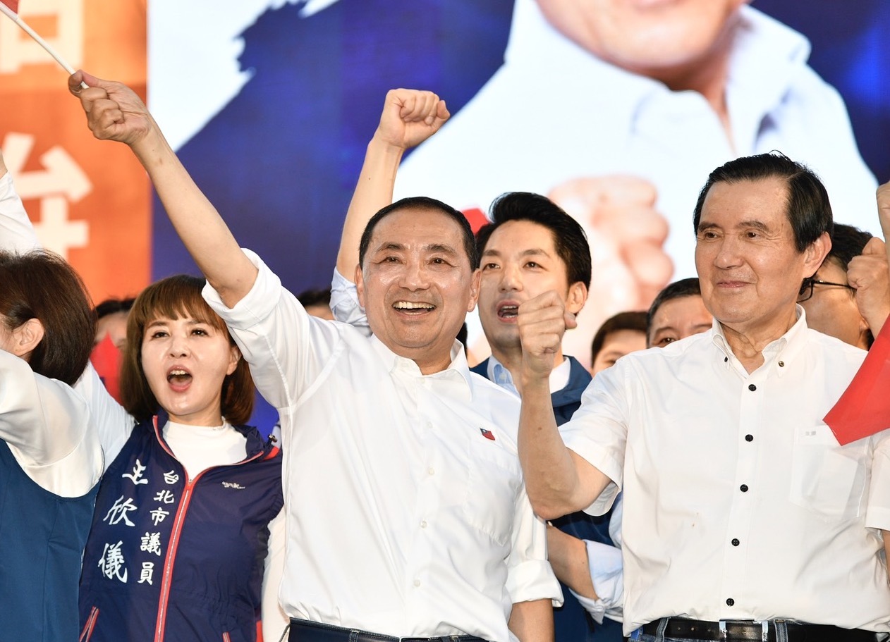 侯友宜造勢，蔣萬安（右二）、馬英九（右）站台。