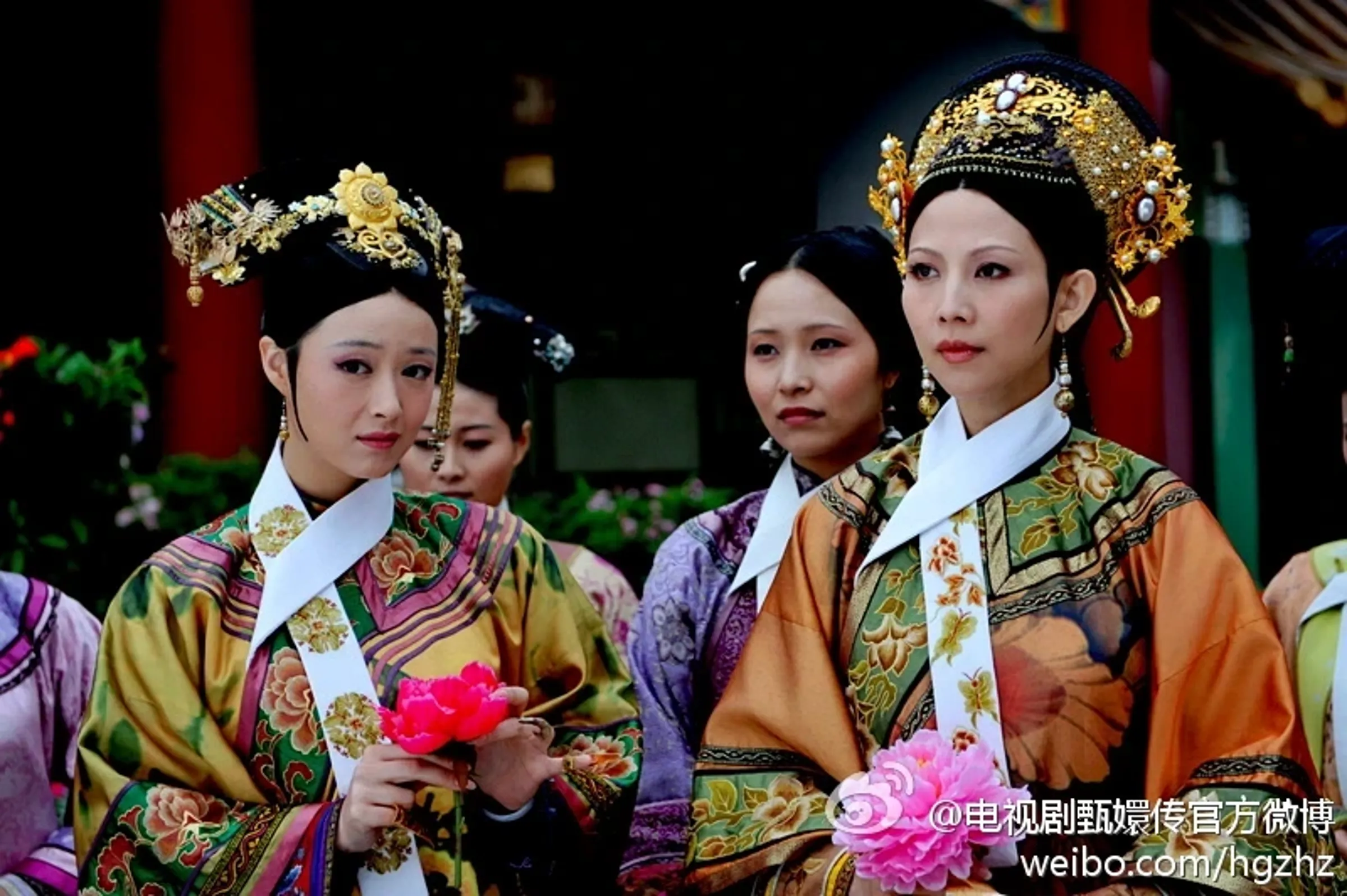 2011年首播的《後宮甄嬛傳》歷久不衰,甚至成為年節固定節目,劇情都滾瓜爛熟,台詞也都會背了,為何有些人還是一看再看,百看不膩,專家說這是因為有3種情感獲得滿足,才會樂此不疲。(取自微博)