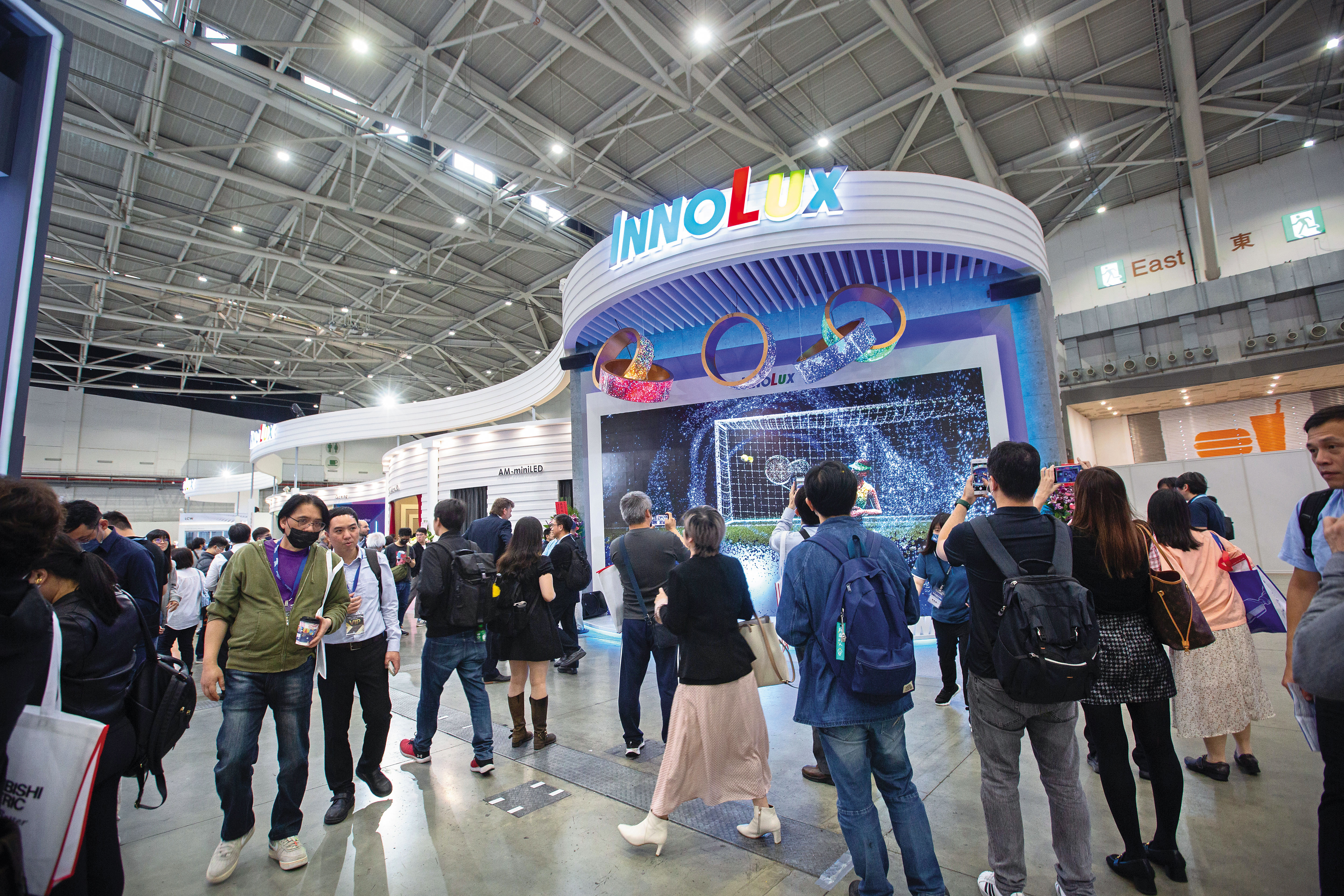 群創認列Pioneer業績，拉動去年12月營收寫下近45個月以來新高。