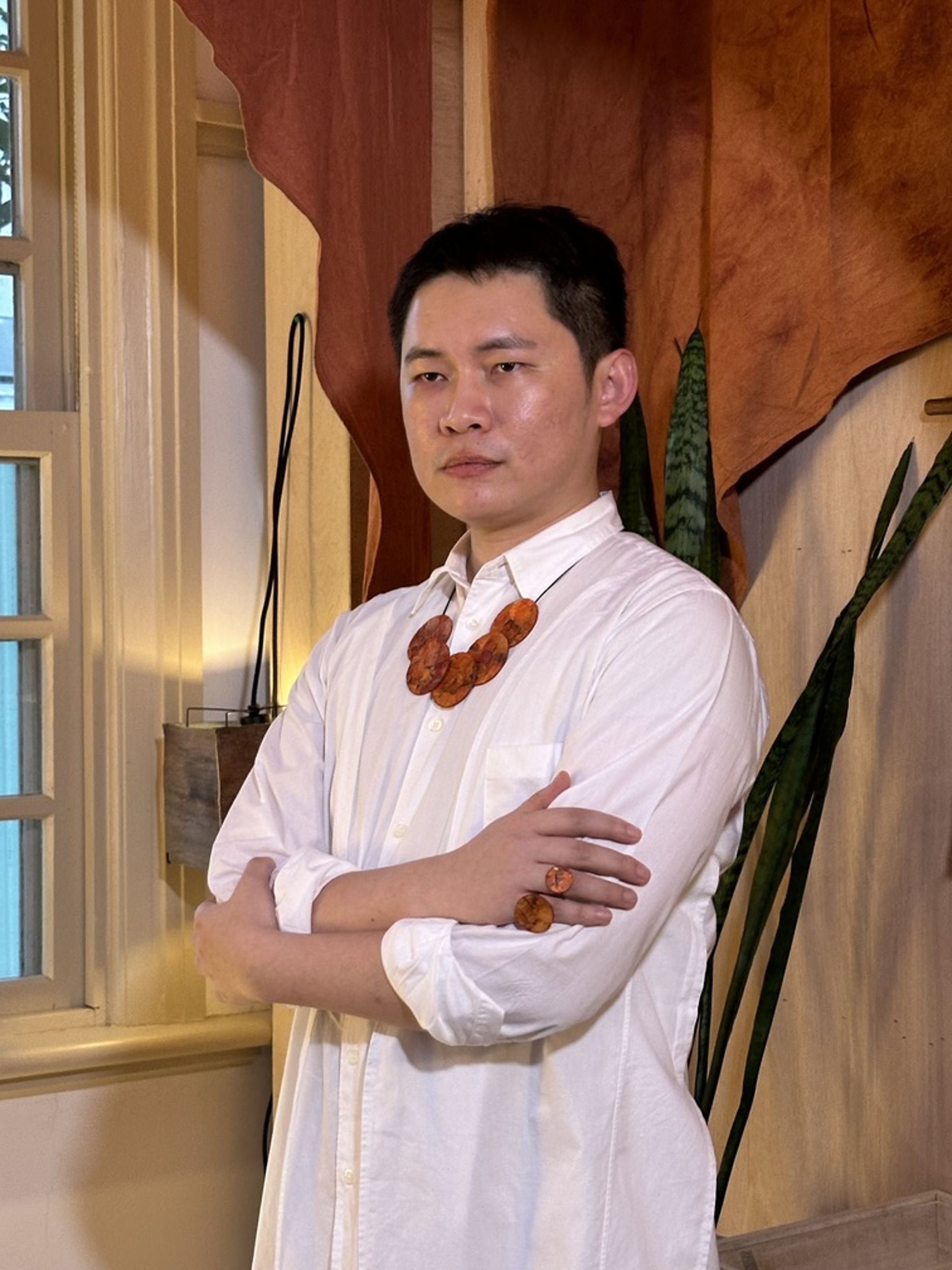 本次計畫藝術總監范承宗對於解構分析材質樂在其中。