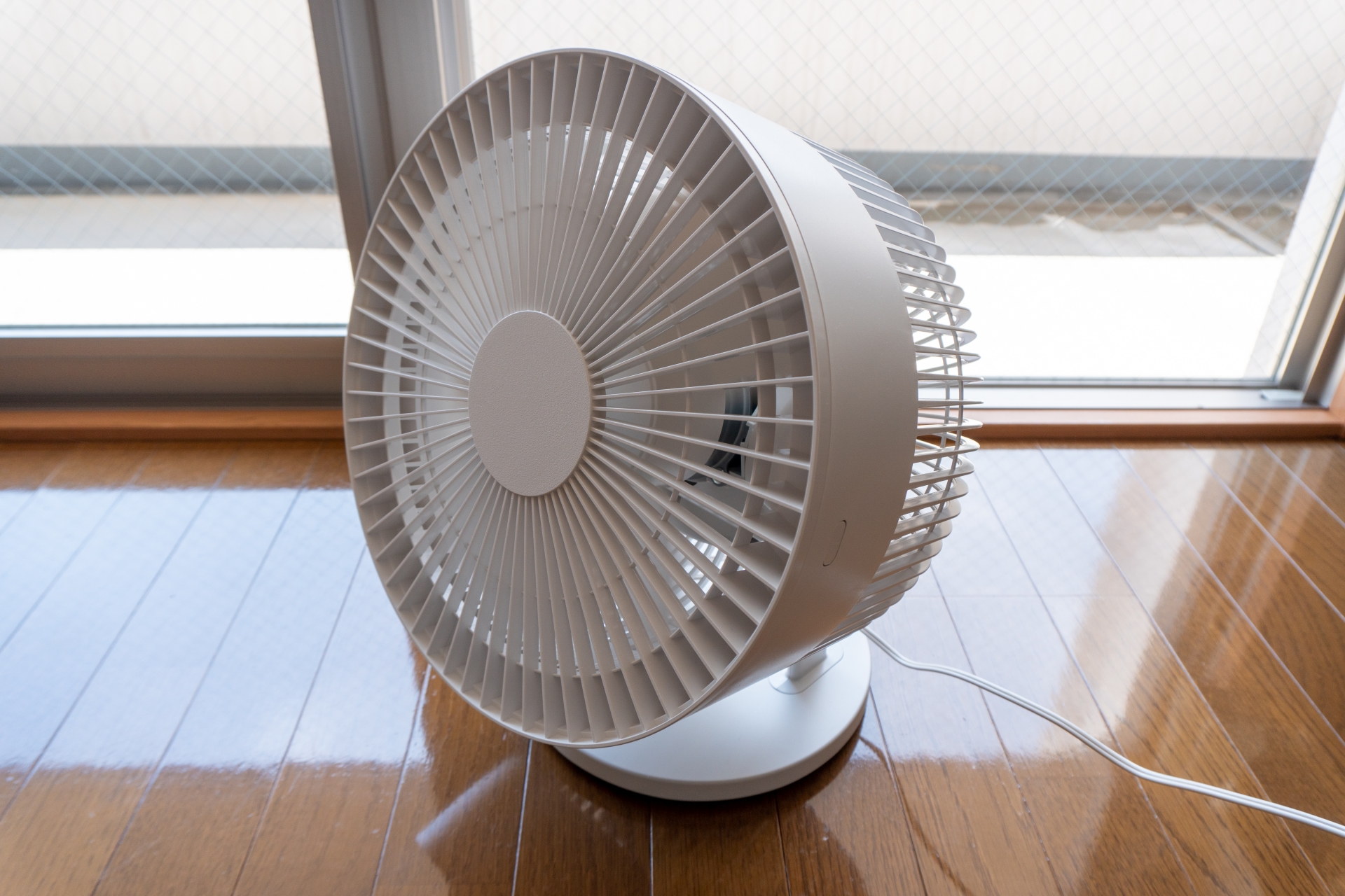 循環扇不好拆洗，有網友表示，他使用風槍，幾秒鐘就灰麈噴掉，恢復乾淨狀態，妙招引發熱議，圖為示意圖。（翻攝自PhotoAC圖庫）