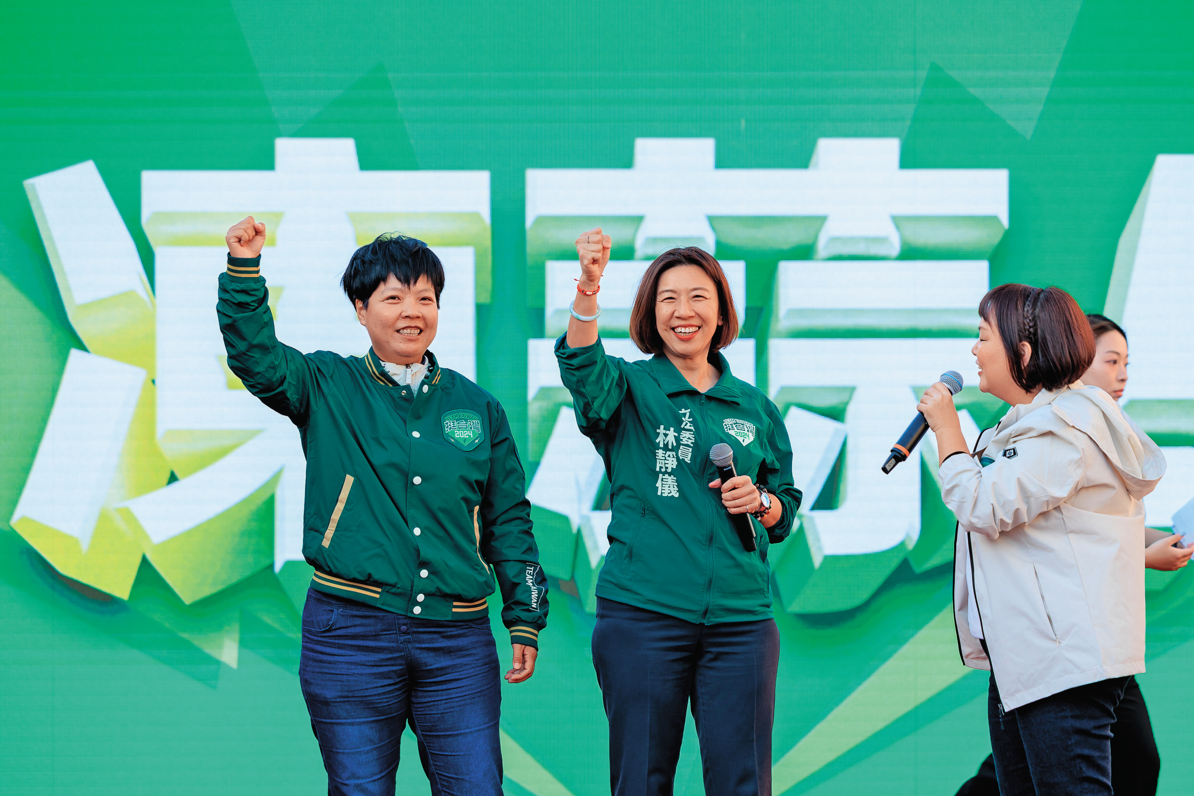 林靜儀二度對決台中顏家,勤跑地方行程與顏家地面部隊抗衡。(林靜儀團隊提供)