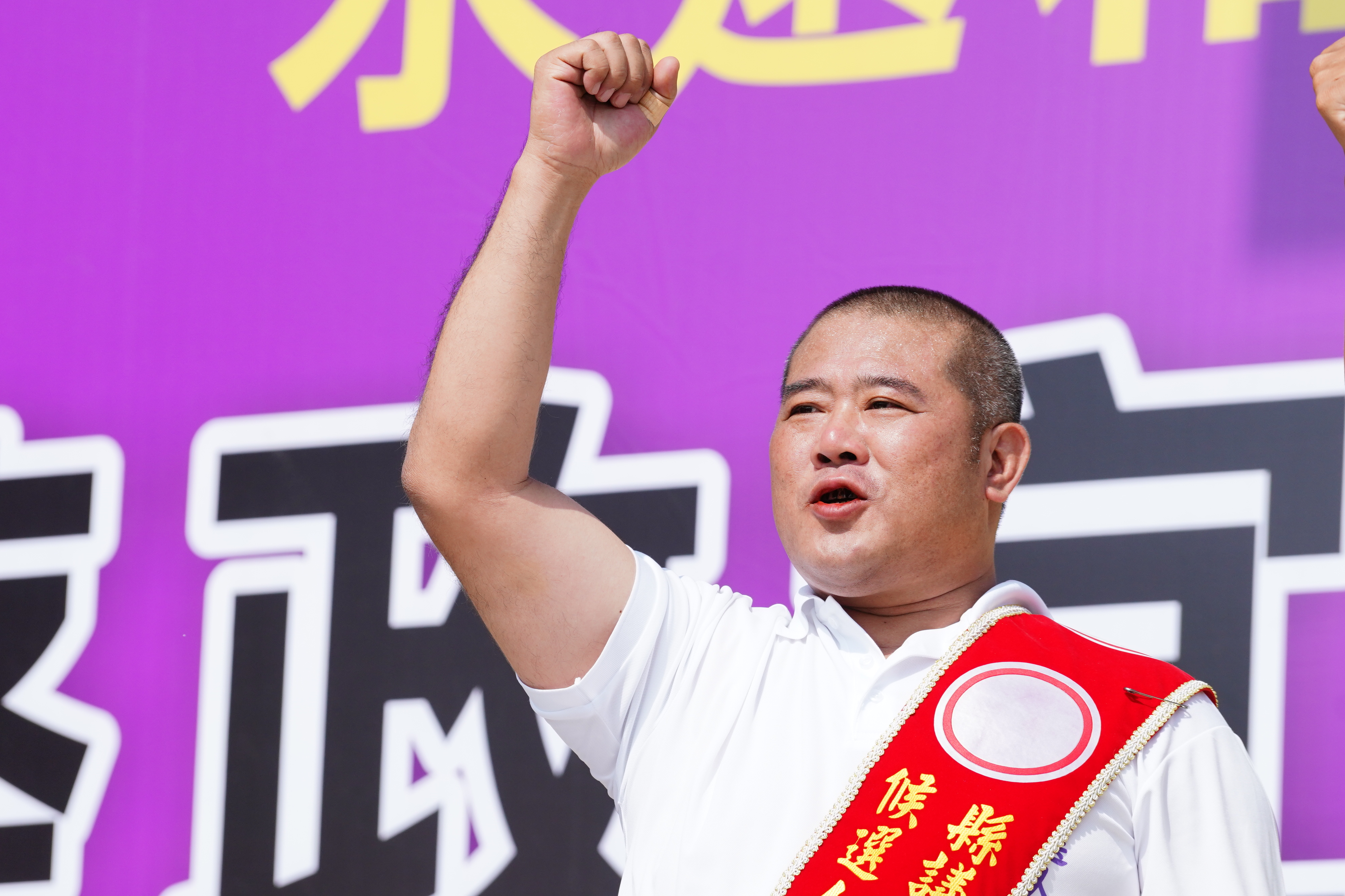 「雨刷」蔡政宜2022年參加選嘉義縣議員並高票當選，當時即引發不少職棒球迷不滿。（本刊資料照）