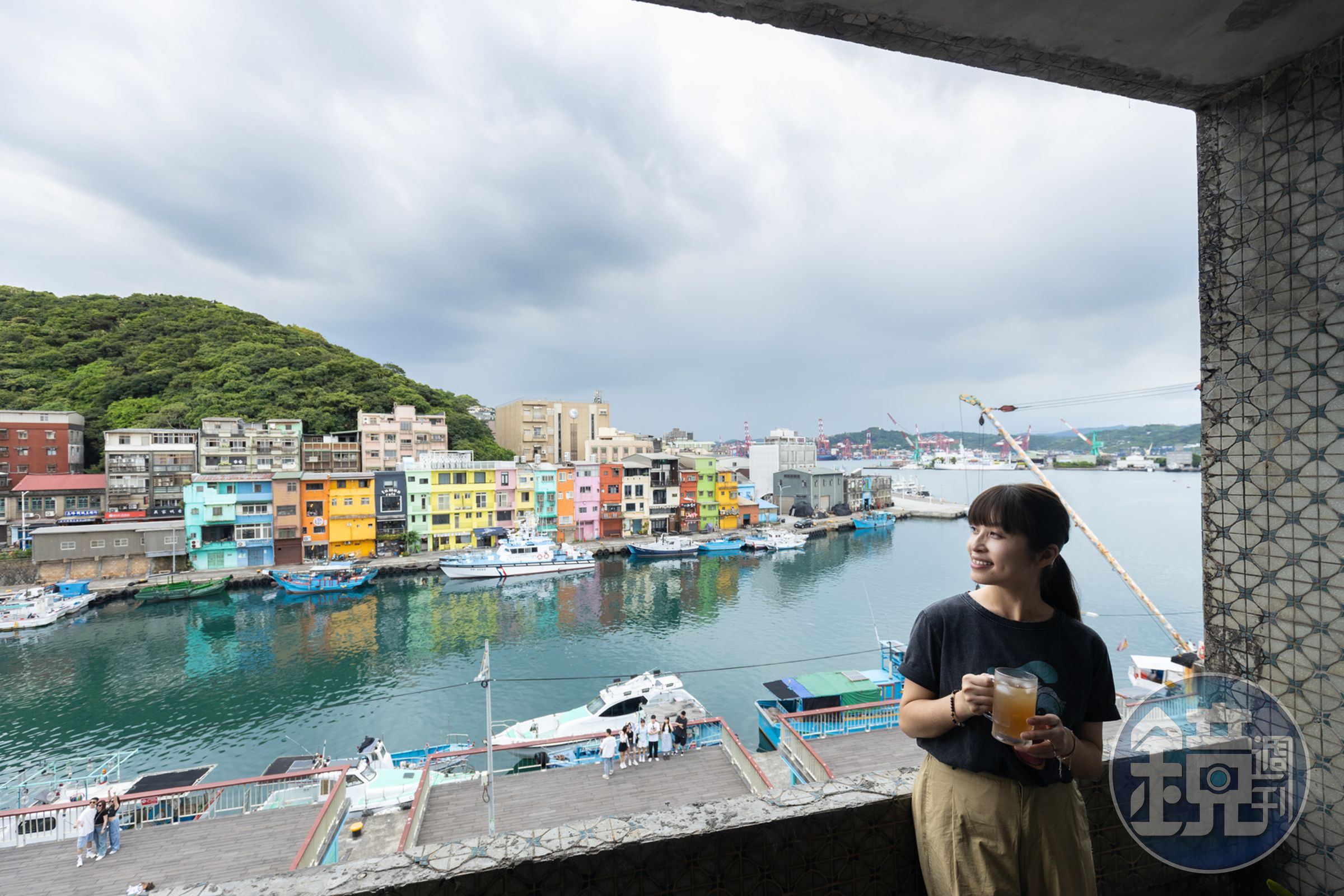 「GONG YU」正對著正濱漁港的彩色小屋,再把基隆滋味飲入喉,是最接地氣的體驗。