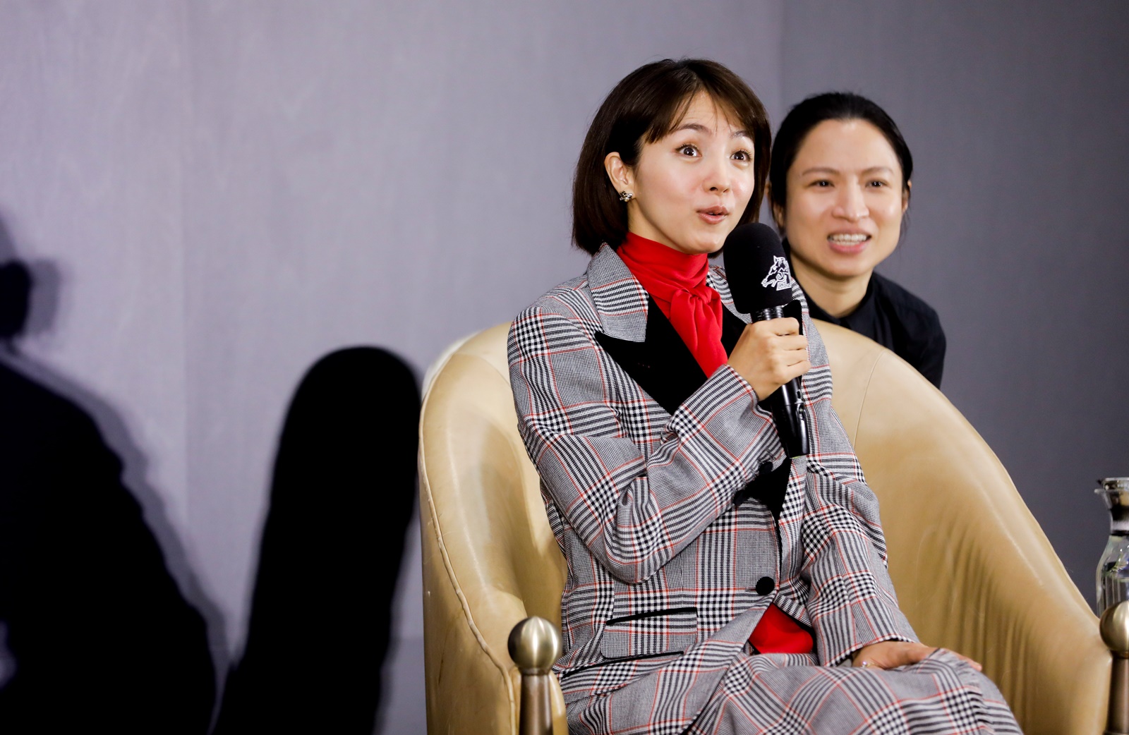 滿島光個性活潑外向，記者會上不造作的模樣令人印象深刻。