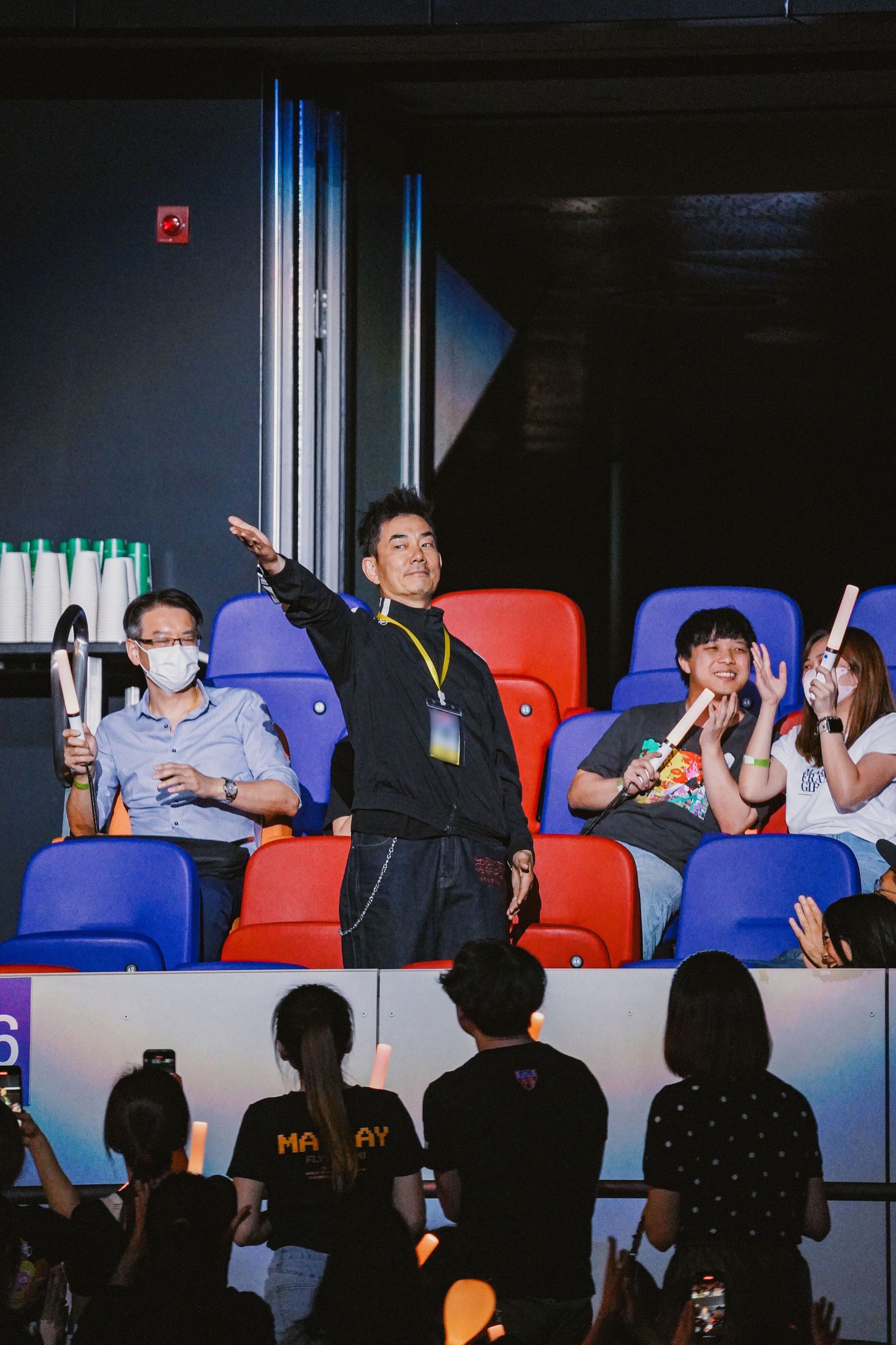 前幾天還在彰化田中迎接白沙屯媽祖,任賢齊昨(9日)晚間在香港看五月天啦。(相信音樂提供)