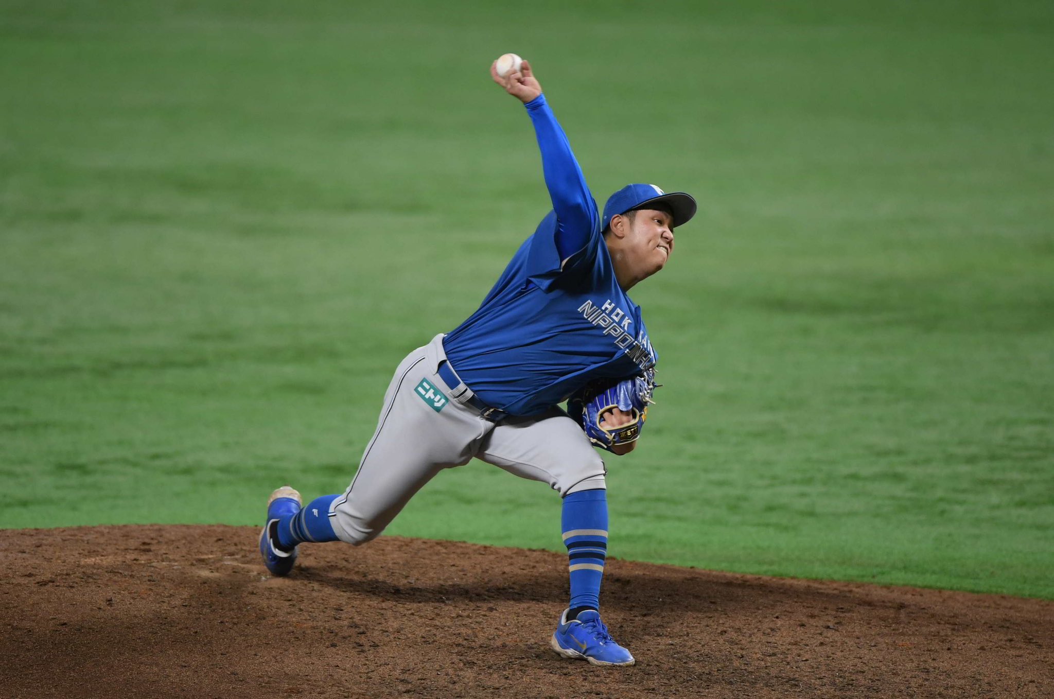 古林睿煬開局雖挨轟，但後續表現回穩。（翻攝X@FightersPR）