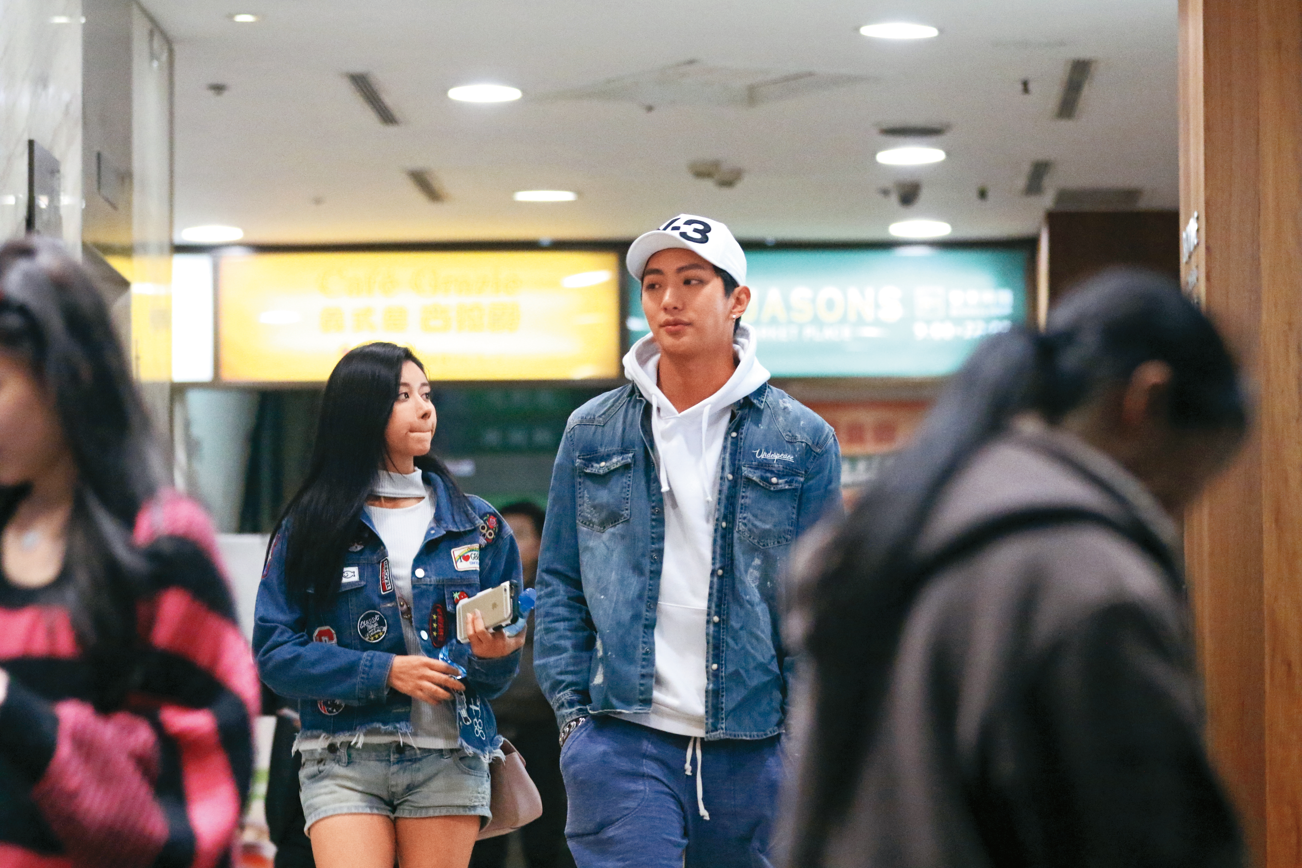 本刊曾直擊劉玳妍（左）和前SpeXial成員明杰（右）約會，傳出緋聞。