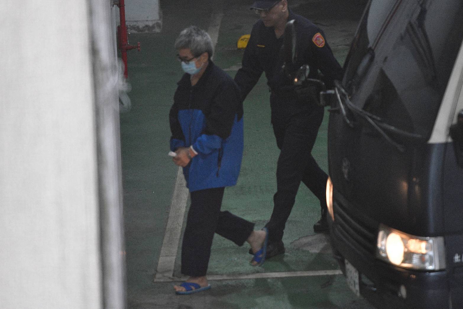 李文宗涉以木可公司侵占政治獻金，今提訊出庭。