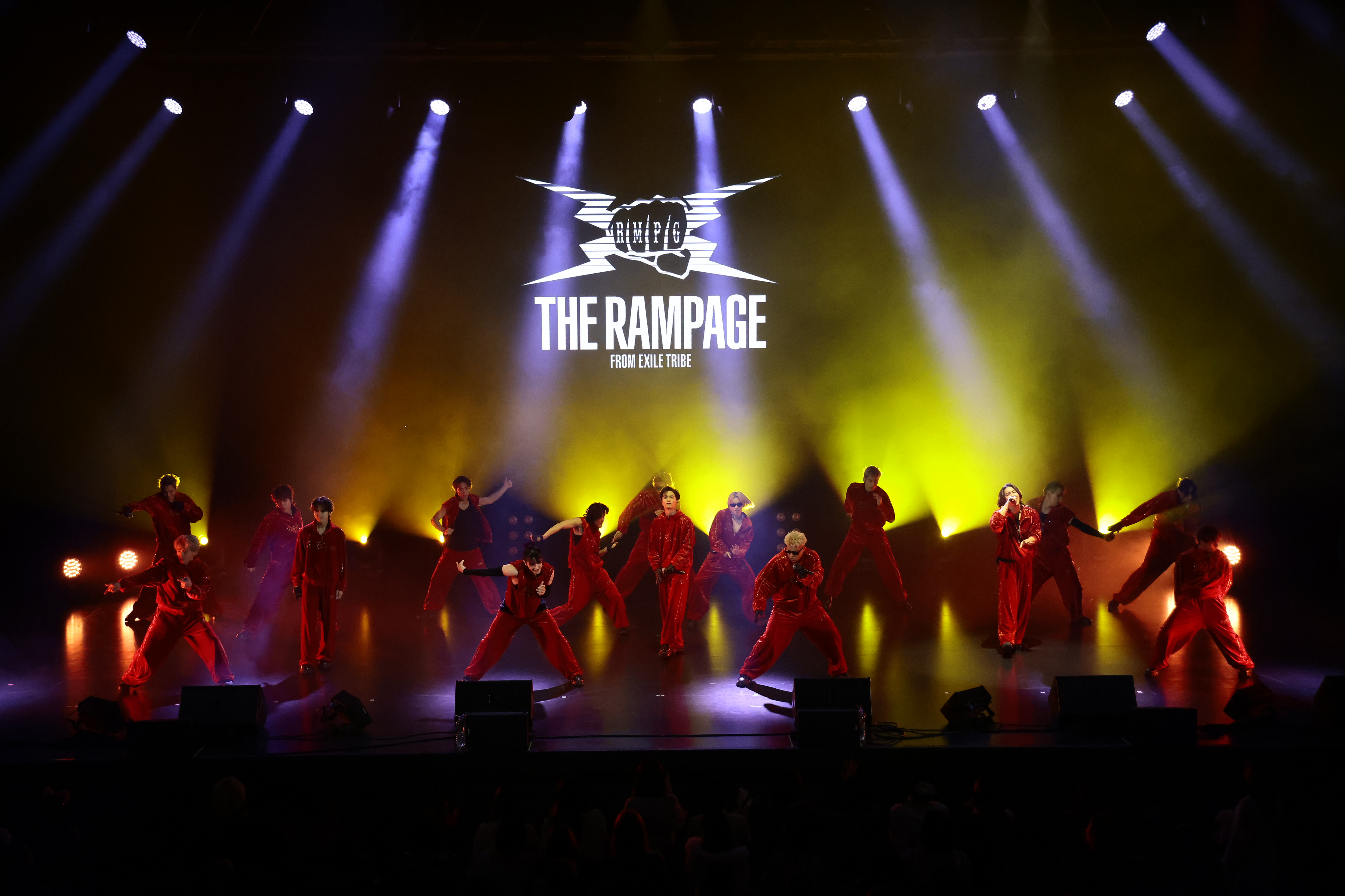 日本男團THE RAMPAGE為台灣首次公演準備了多首經典歌舞表演。（LDH愛夢悅提供）
