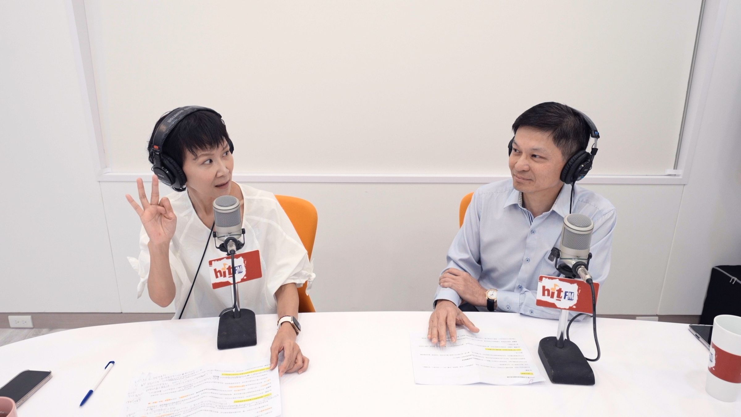 阿娟因工作結識澄清眼科吳孟憲總院長，進一步了解LBV老花雷射的細節與安全性，打消多年疑慮，勇敢決定接受手術並重回1.0清晰視界。