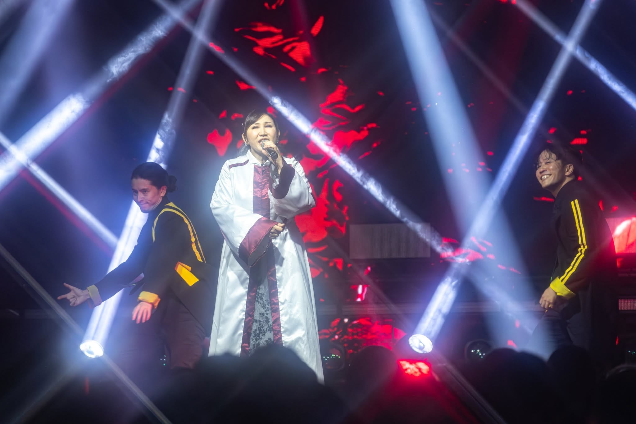 高橋洋子以〈殘酷天使的行動綱領〉再度拿下「日本最強動畫歌曲BEST100」冠軍。(梵思娛樂提供)