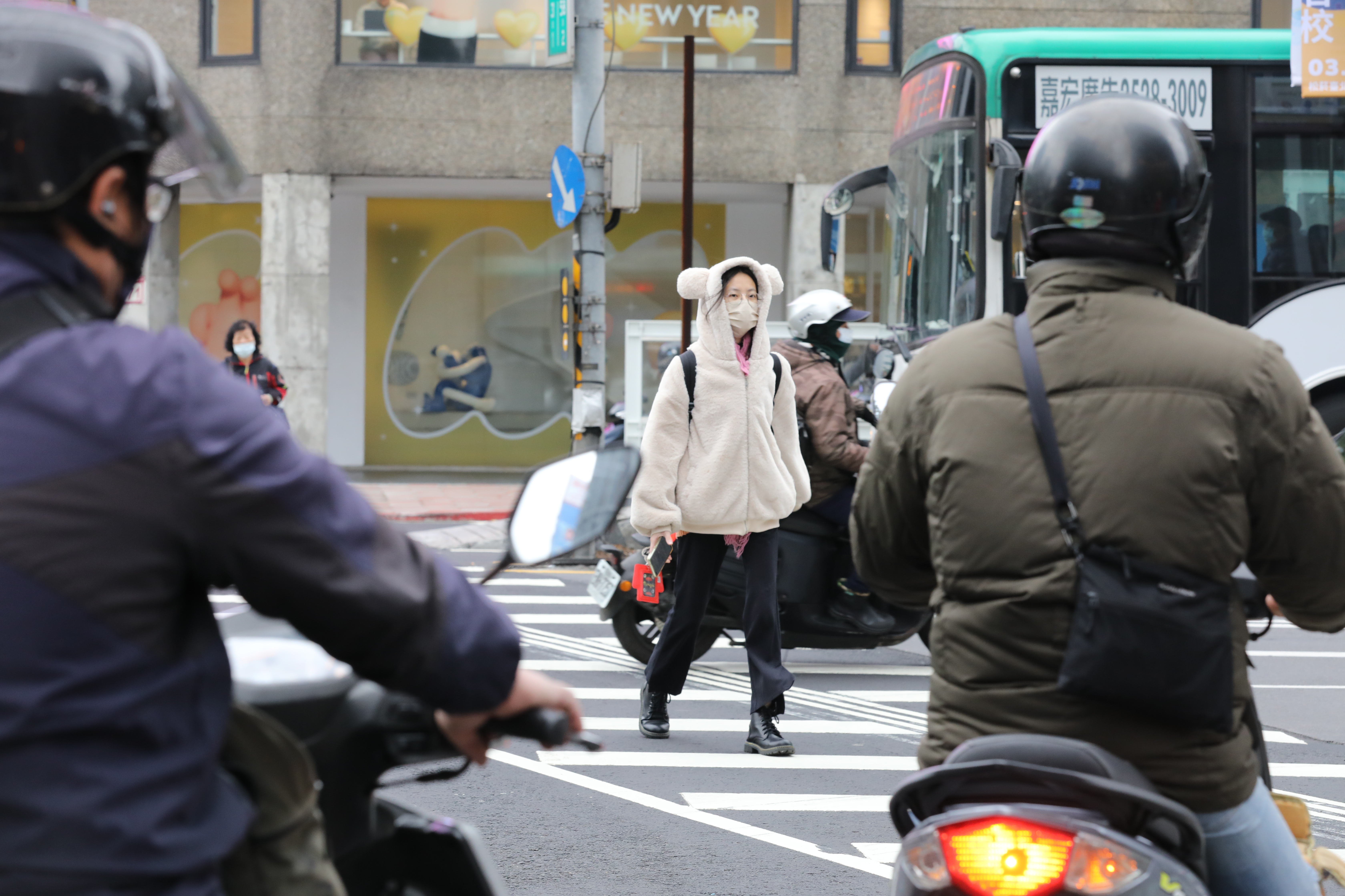 醫師黃軒今po文，提到多數冬季猝死不是完全沒有症狀，而是症狀被忽略了。（示意圖，本刊資料照）