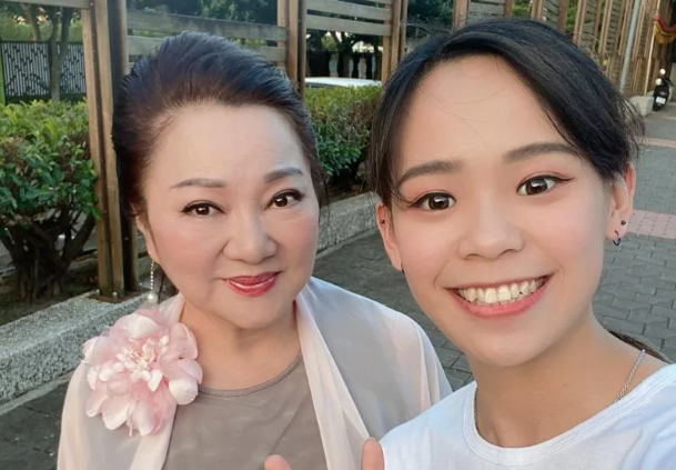 白冰冰看到胡子萱的堅持，心疼又驕傲。（長興影視提供）
