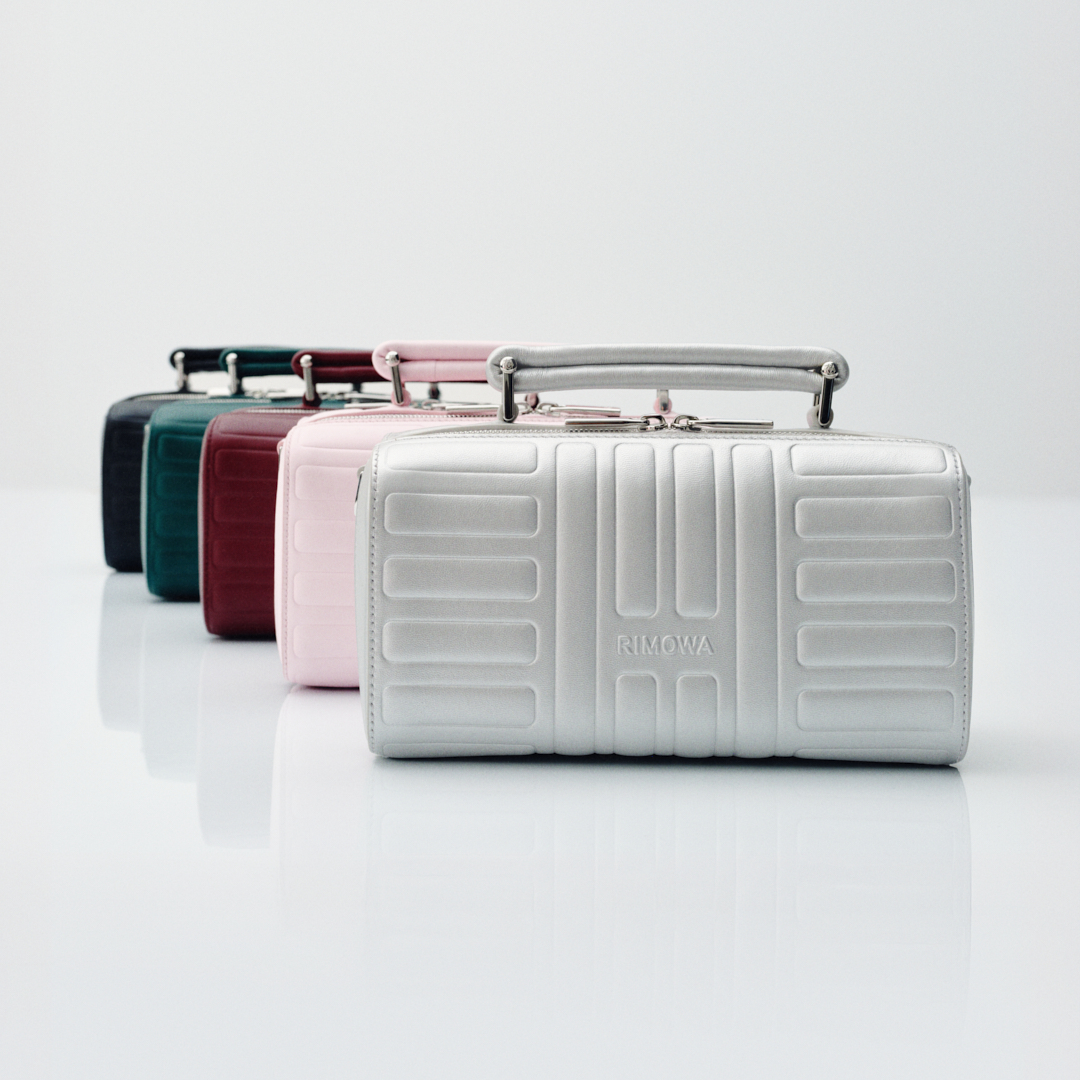 Groove系列Cross-Body Bag Small尺寸可愛又有各種鮮豔的季節限定色。NT$38,600(美之心提供)