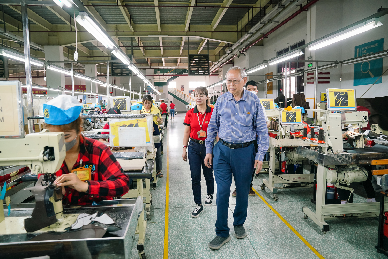 今年已78歲的何樹滋是家族長子，26歲就接手家裡企業，至今仍把巡廠當運動，日行2萬步。