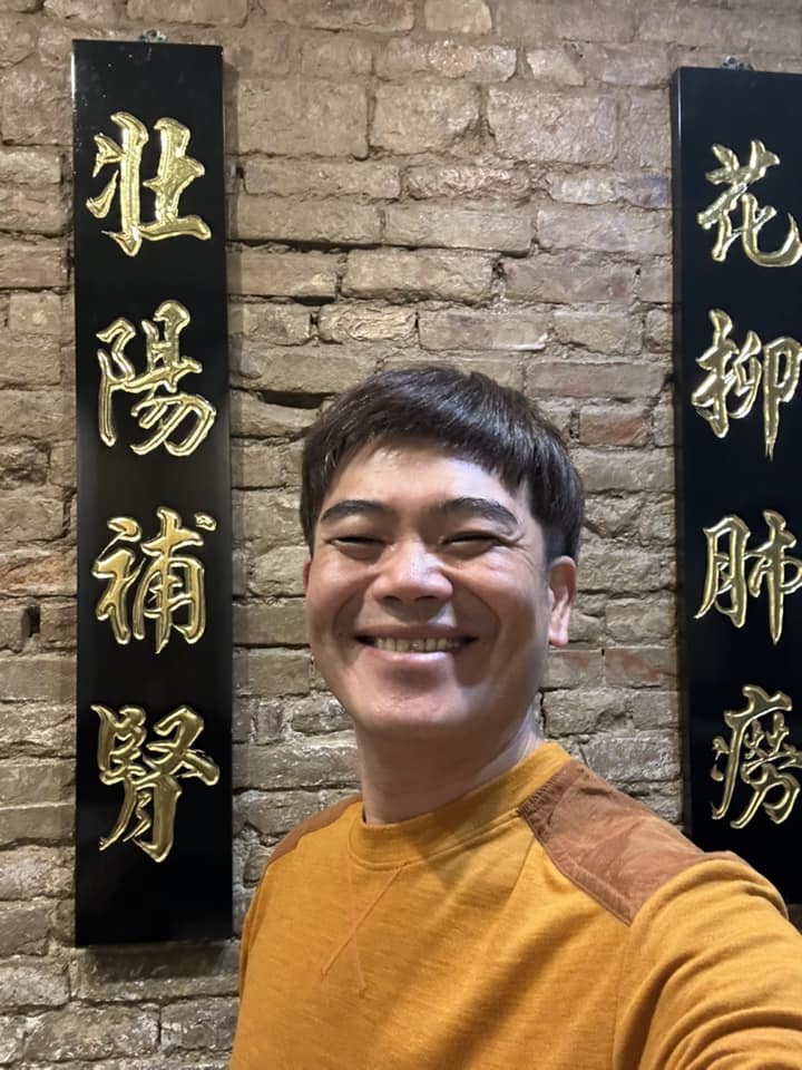 馬國弼為了還款身兼多職。(馬國弼臉書)