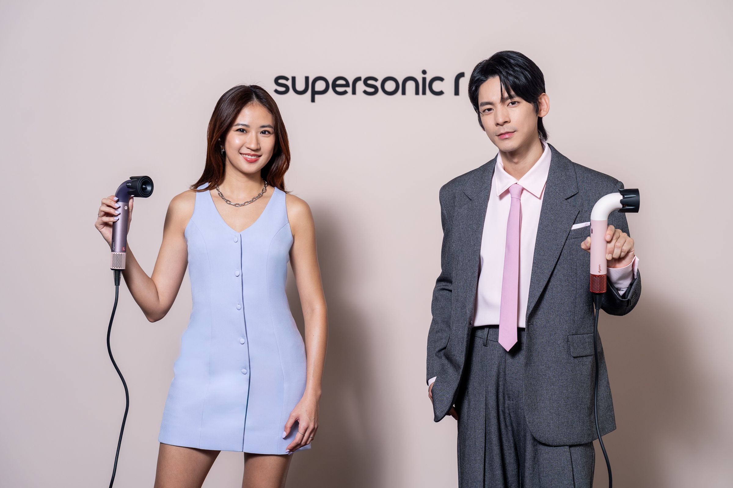 林柏宏、9m88合體為吹風機品牌站台。（Dyson提供）
