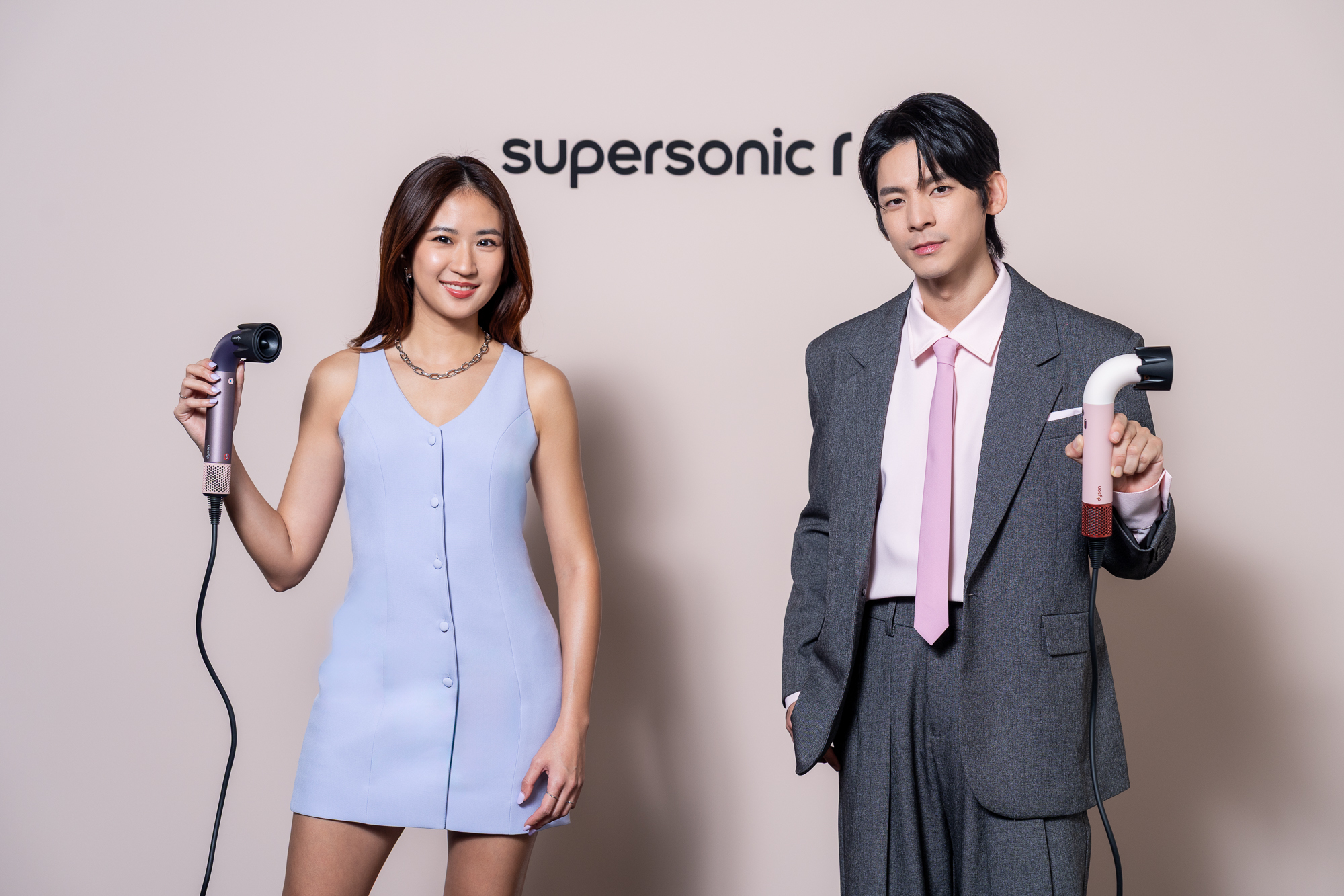 林柏宏、9m88合體為吹風機品牌站台。（Dyson提供）