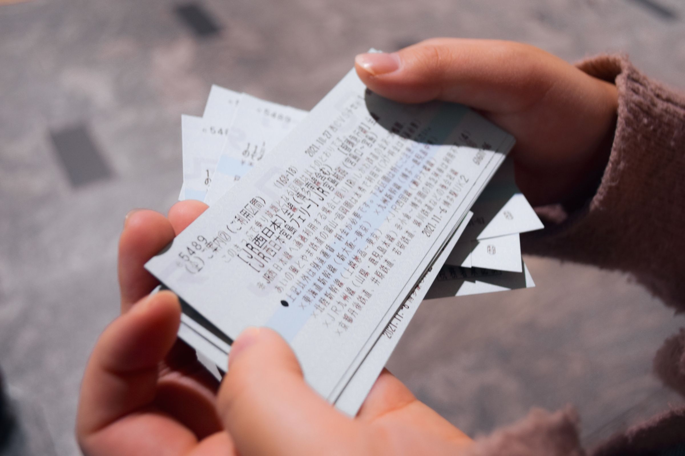 一名男子透過網路詐騙販賣演唱會票券,有20多人受害。(示意圖,取自PhotoAC)