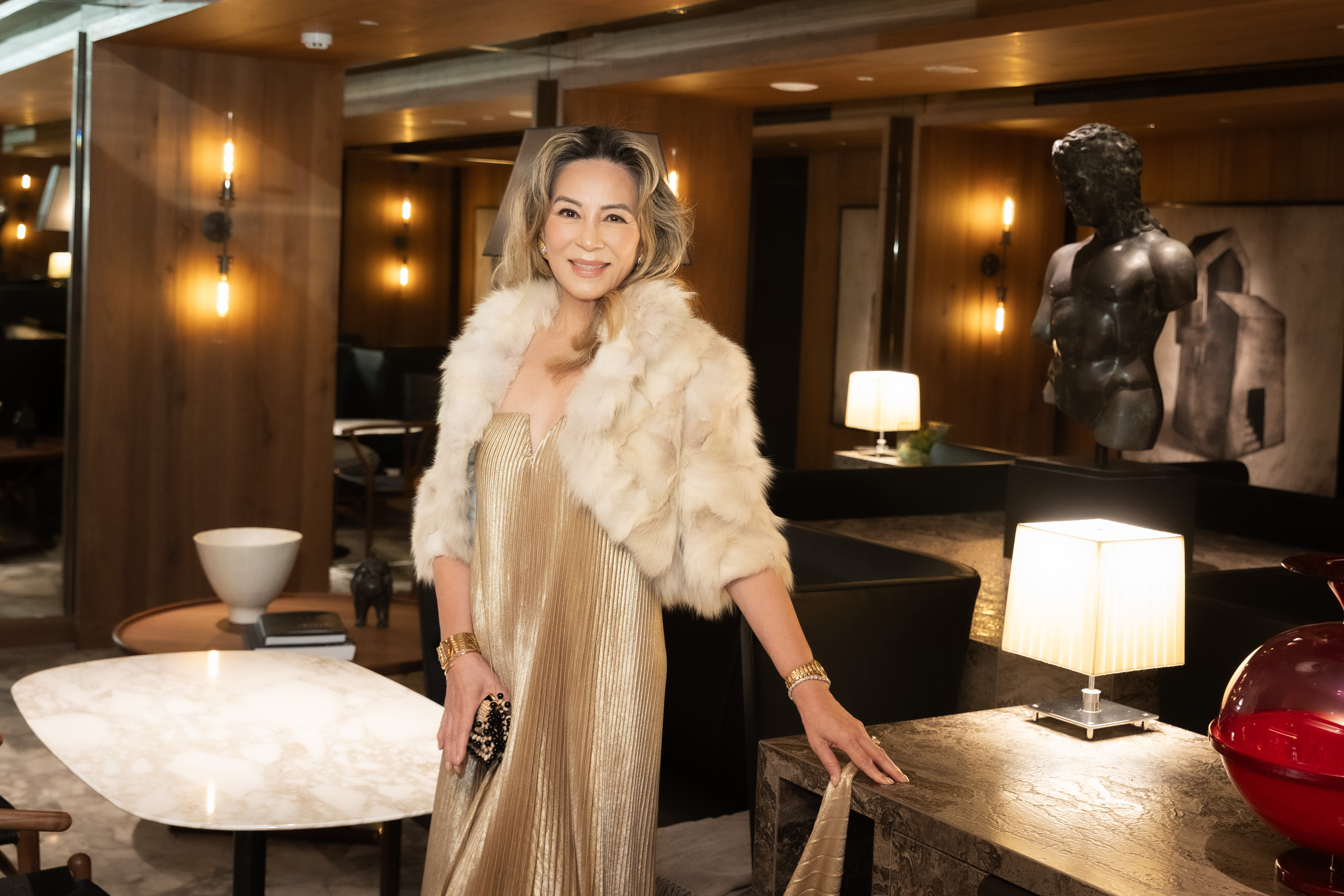 蔡麗娜從上海趕回台北，参加大師房屋為世界夫人舉辦的耶誕晚宴。