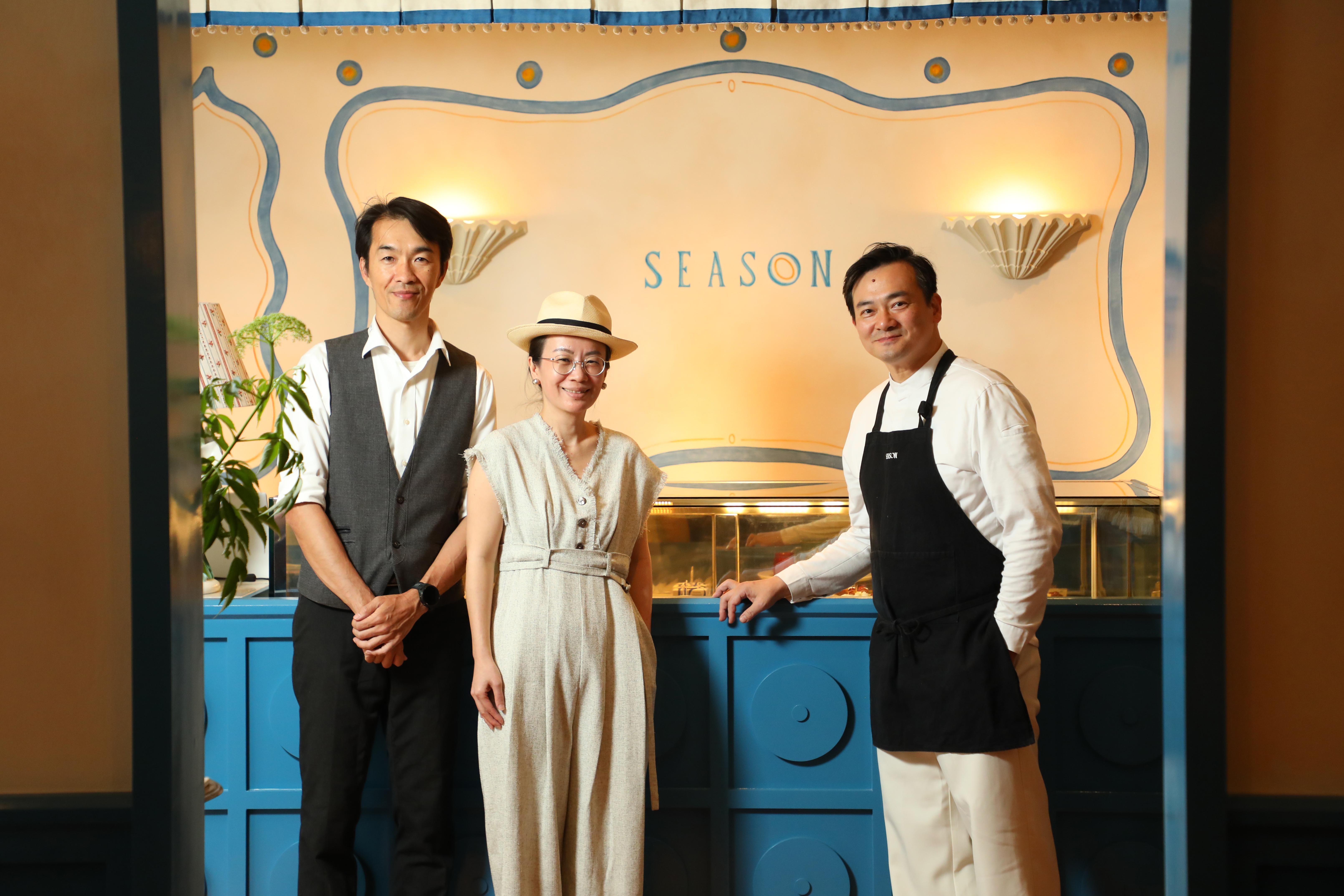 （右起）Chef Season邀請Liquide Ambré琥珀茶苑的Karen、咖啡品牌Ninety Plus的咖啡師Stanley一起加入他的料理劇場。