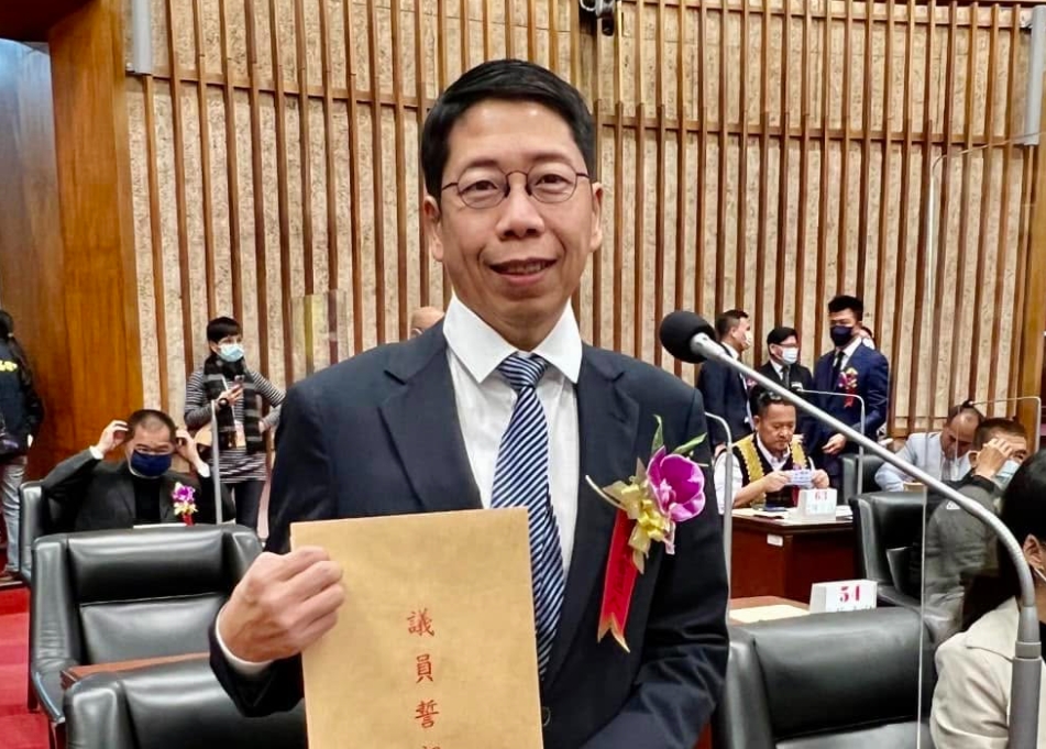 黃紹庭認了詐領千萬助理費,全案定讞,他將被解除議員職務、也無法競選連任。(翻攝自黃紹庭臉書)
