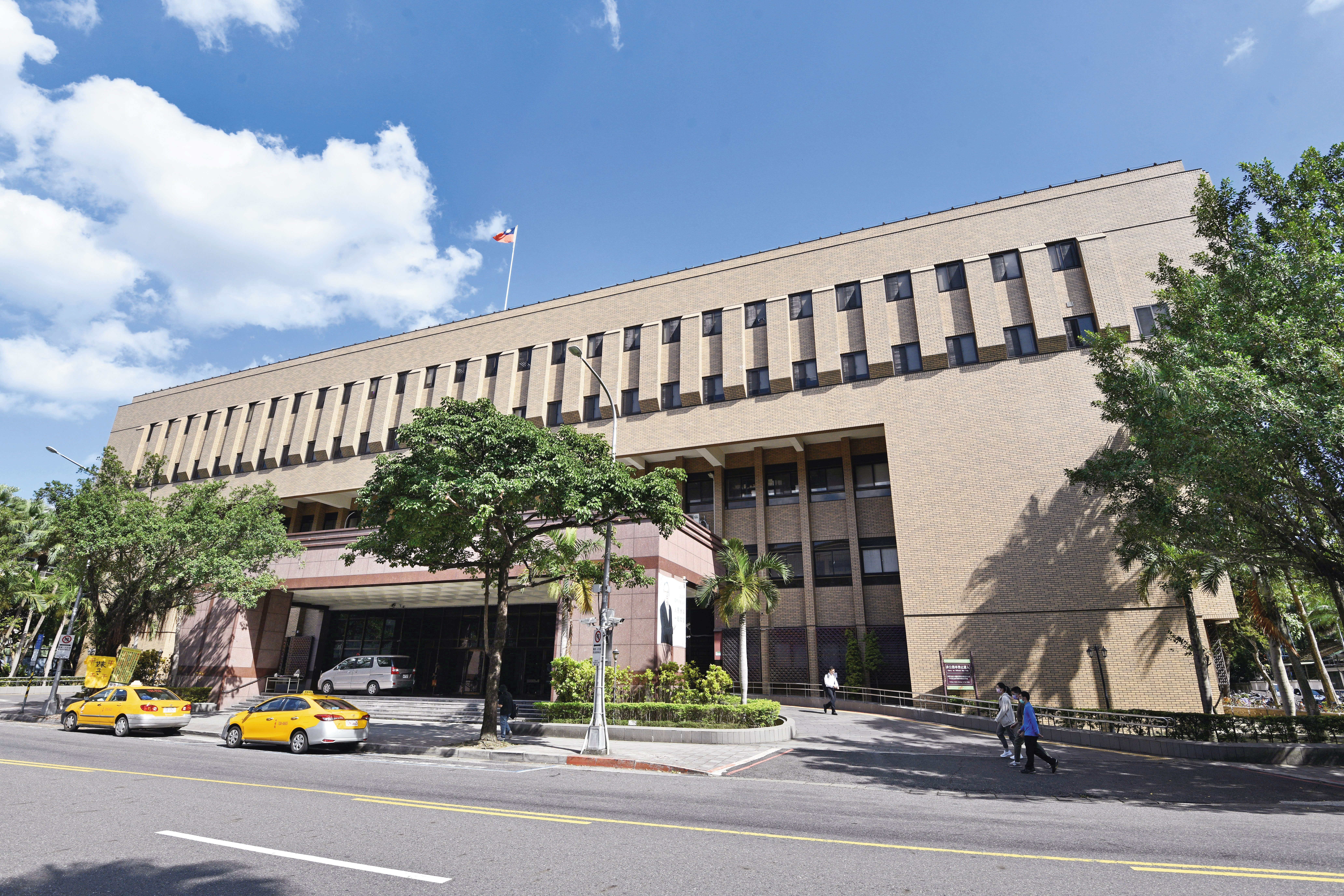 台北地院判決永慶房屋賠償信義房屋千萬元，金額創新高。