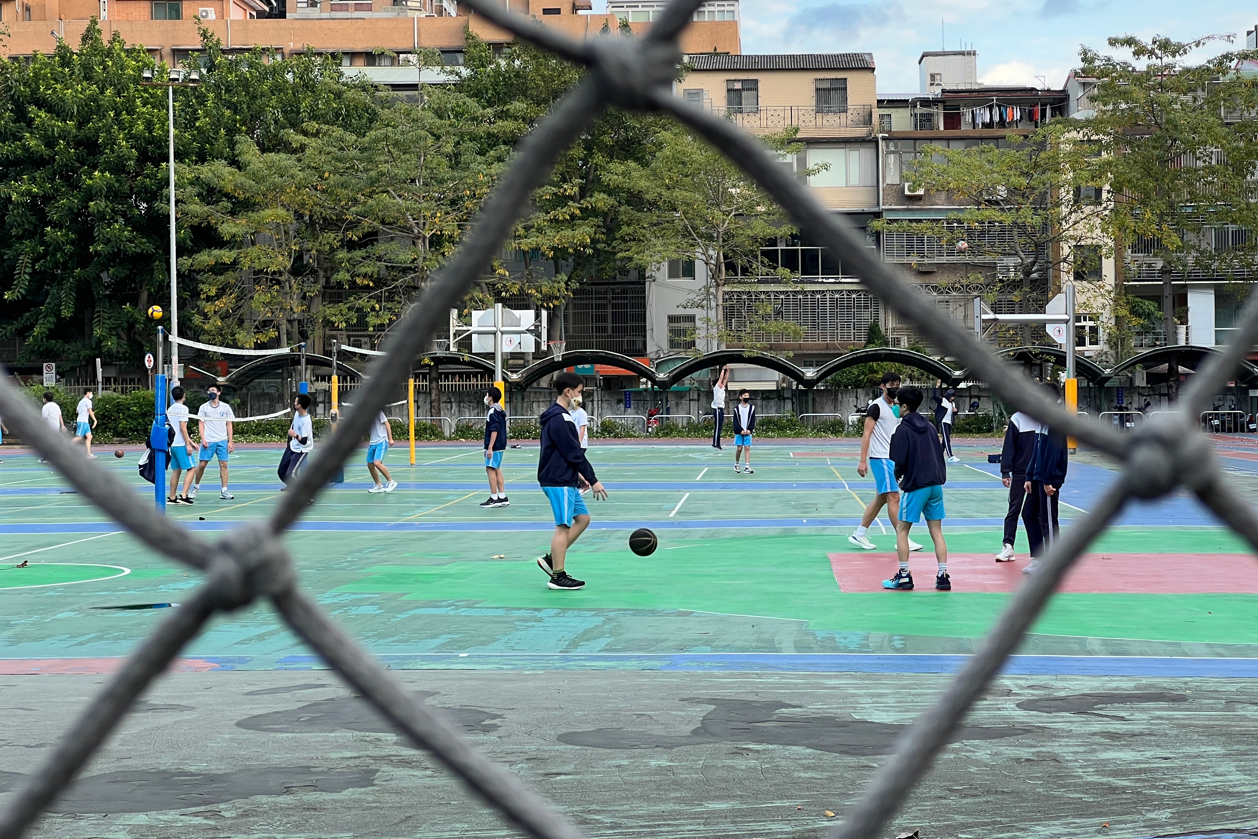 國高中延後上學時間到10點？家長團體認為問題的根本在於課綱。（示意圖，本刊資料照）