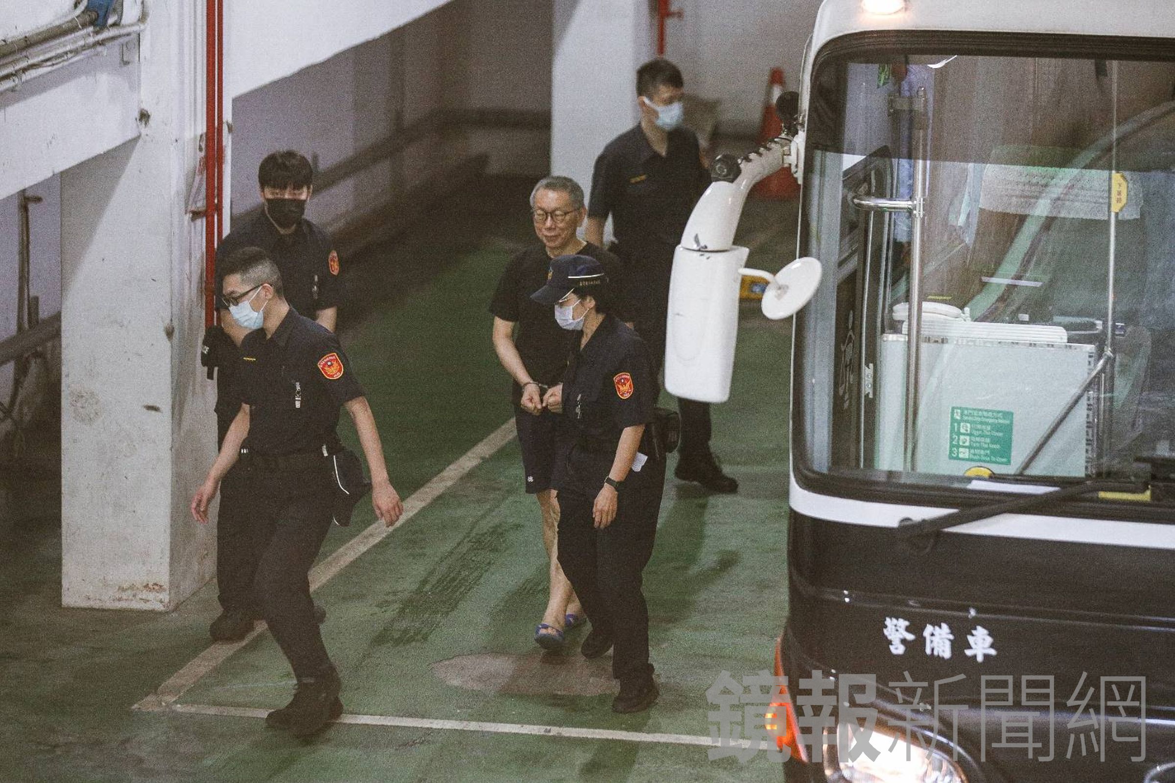 前台北市長柯文哲捲入京華城弊案，今日出庭應訊。（鏡報鄒保祥）