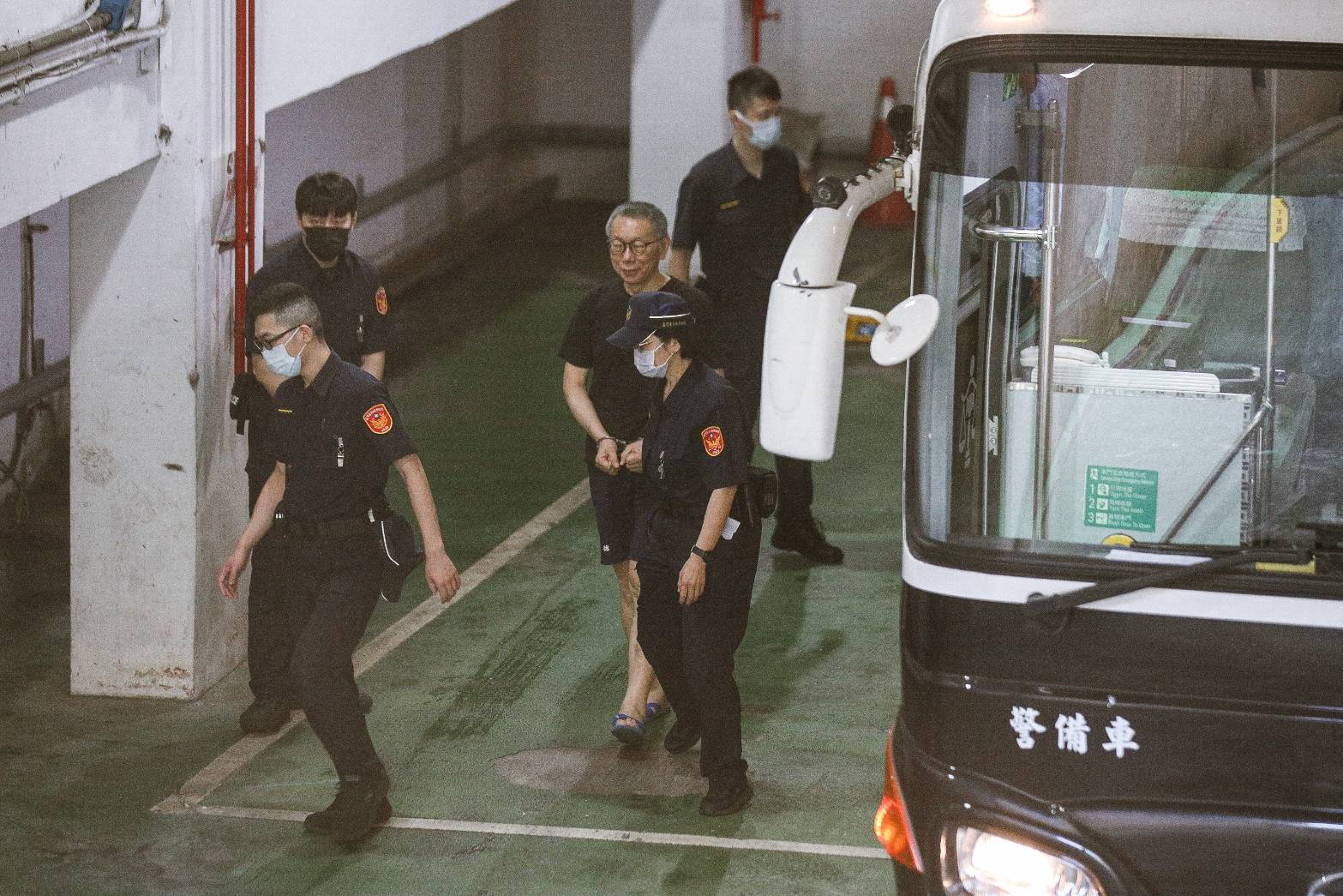 前台北市長柯文哲捲入京華城弊案，今日出庭應訊。（鏡報鄒保祥）