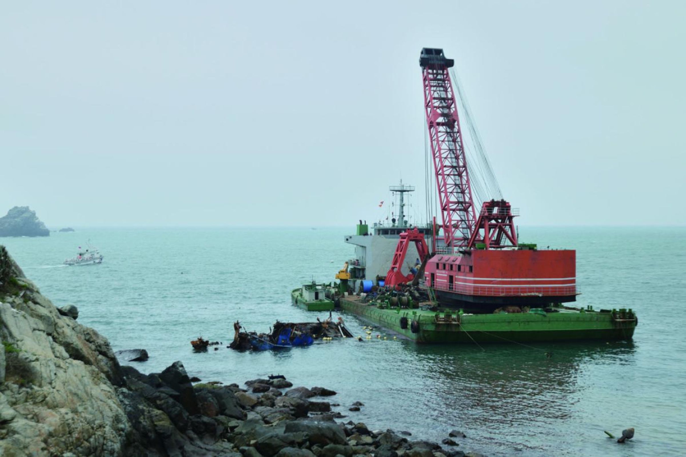 位於東引外海的台馬3號海底電纜上月30日斷裂，海巡署已控制釀禍中籍漁船共11人，待後續釐清究責。（翻攝畫面）
