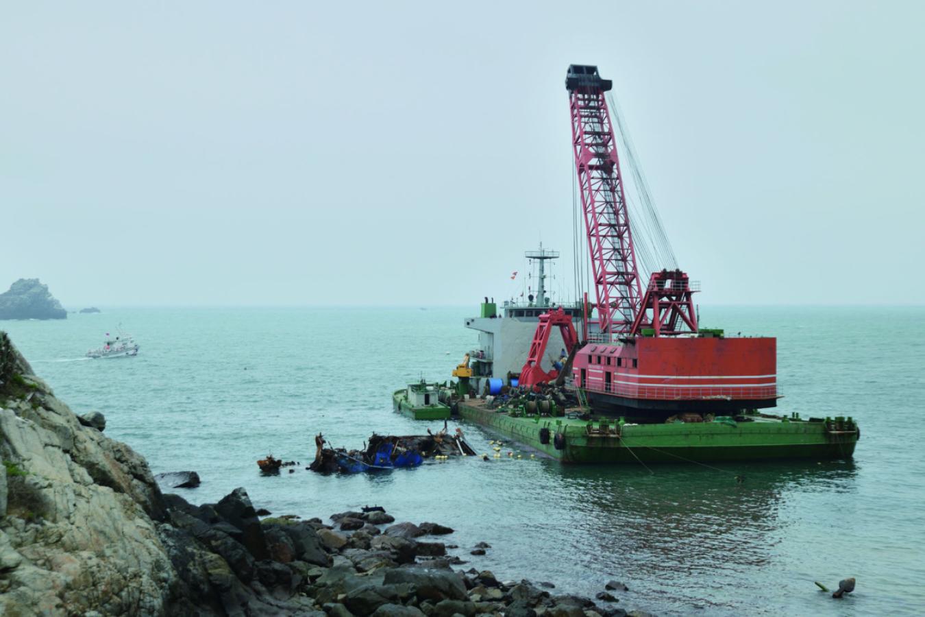 位於東引外海的台馬3號海底電纜上月30日斷裂,海巡署已控制釀禍中籍漁船共11人,待後續釐清究責。(翻攝畫面)