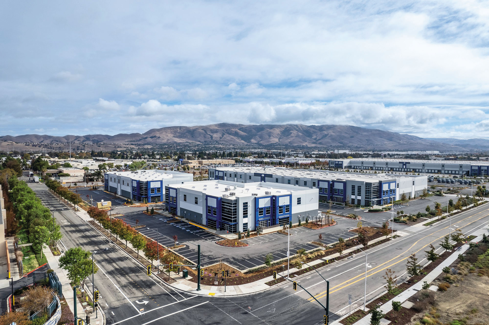 廣達為了在美國大擴產，計畫發行GDR籌資700億元支應。（圖片來源：omprop奧弗頓摩爾地產）