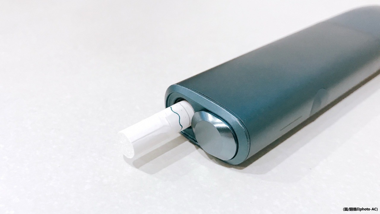 針對反菸團體大動作痛批加熱菸違法闖關，一名退休公務員反擊反菸團體的說法完全本末倒置、混淆視聽。（翻攝畫面）