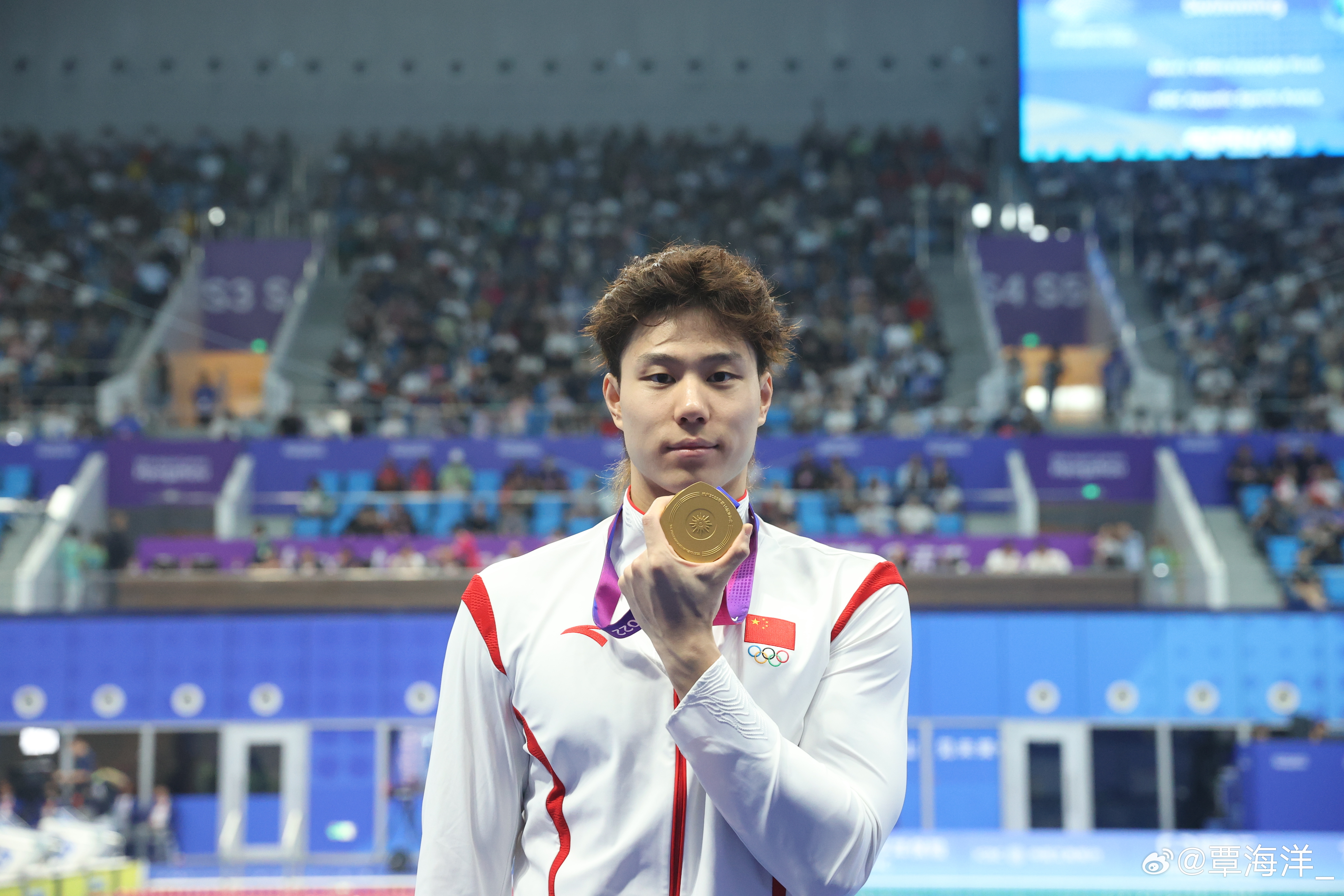 覃海洋被爆出軌、嫖妓，形象大傷。（翻攝自覃海洋微博）