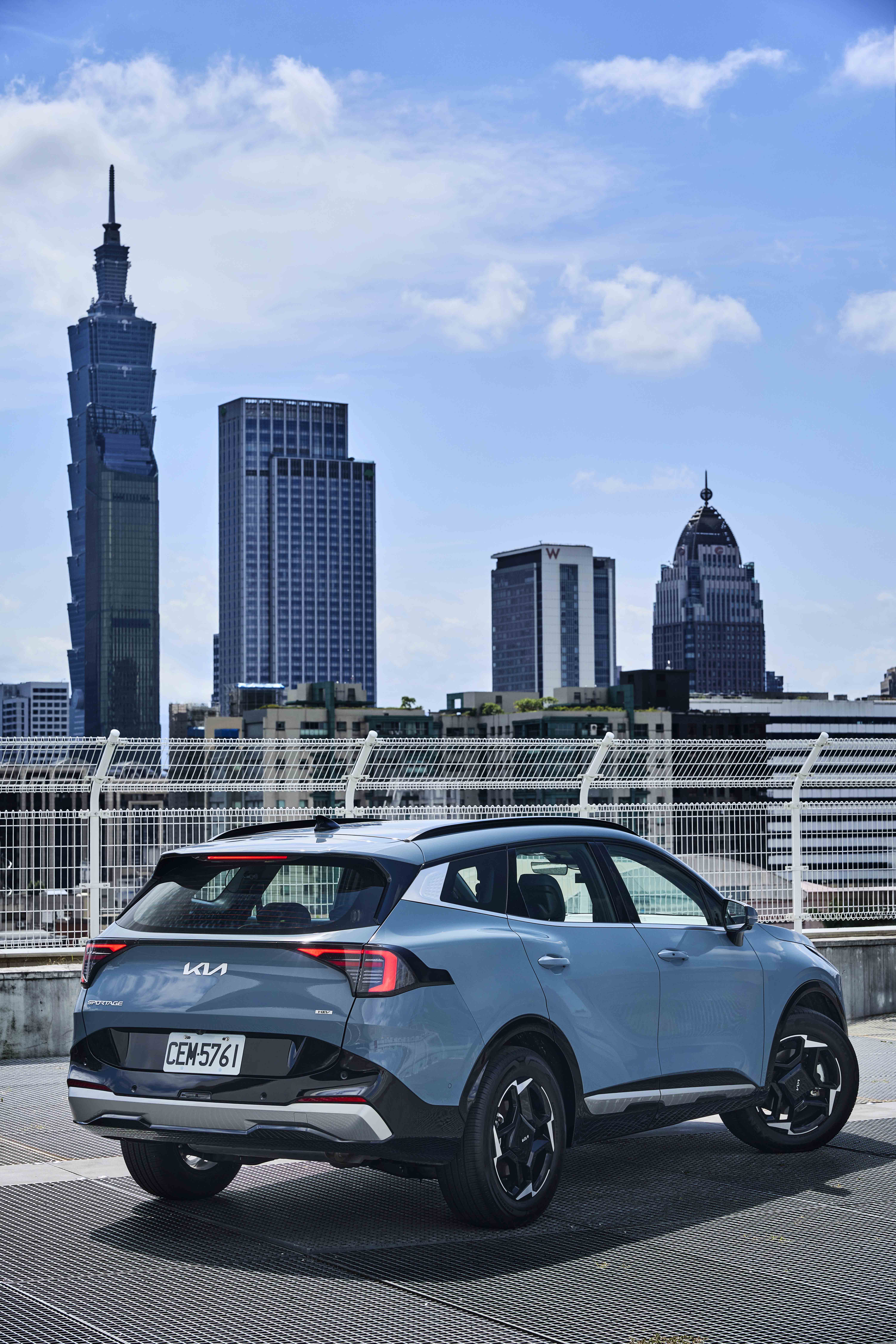 全新Sportage首次導入全新世代油電動力，Turbo-Hybrid車型以1.6升渦輪增壓引擎結合P2 Hybrid系統。