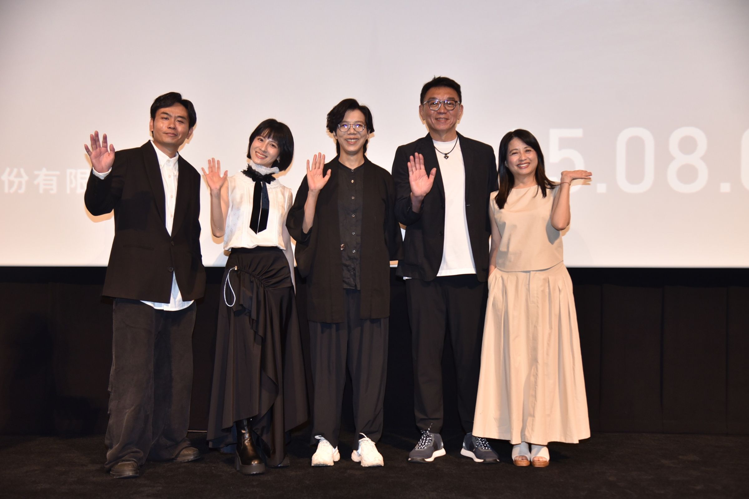 《零日攻擊》日本首映會,製作人鄭心媚(左起)、監製林錦昌、導演蘇奕瑄、連俞涵、楊大正。(牽猴子提供)
