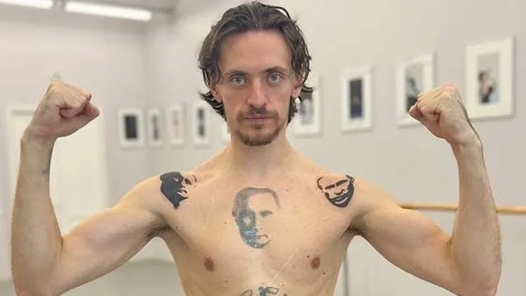 烏克蘭人波路寧是普丁的鋼鐵粉絲，甚至刺了普丁的紋身。（翻攝自X @MuKappa）