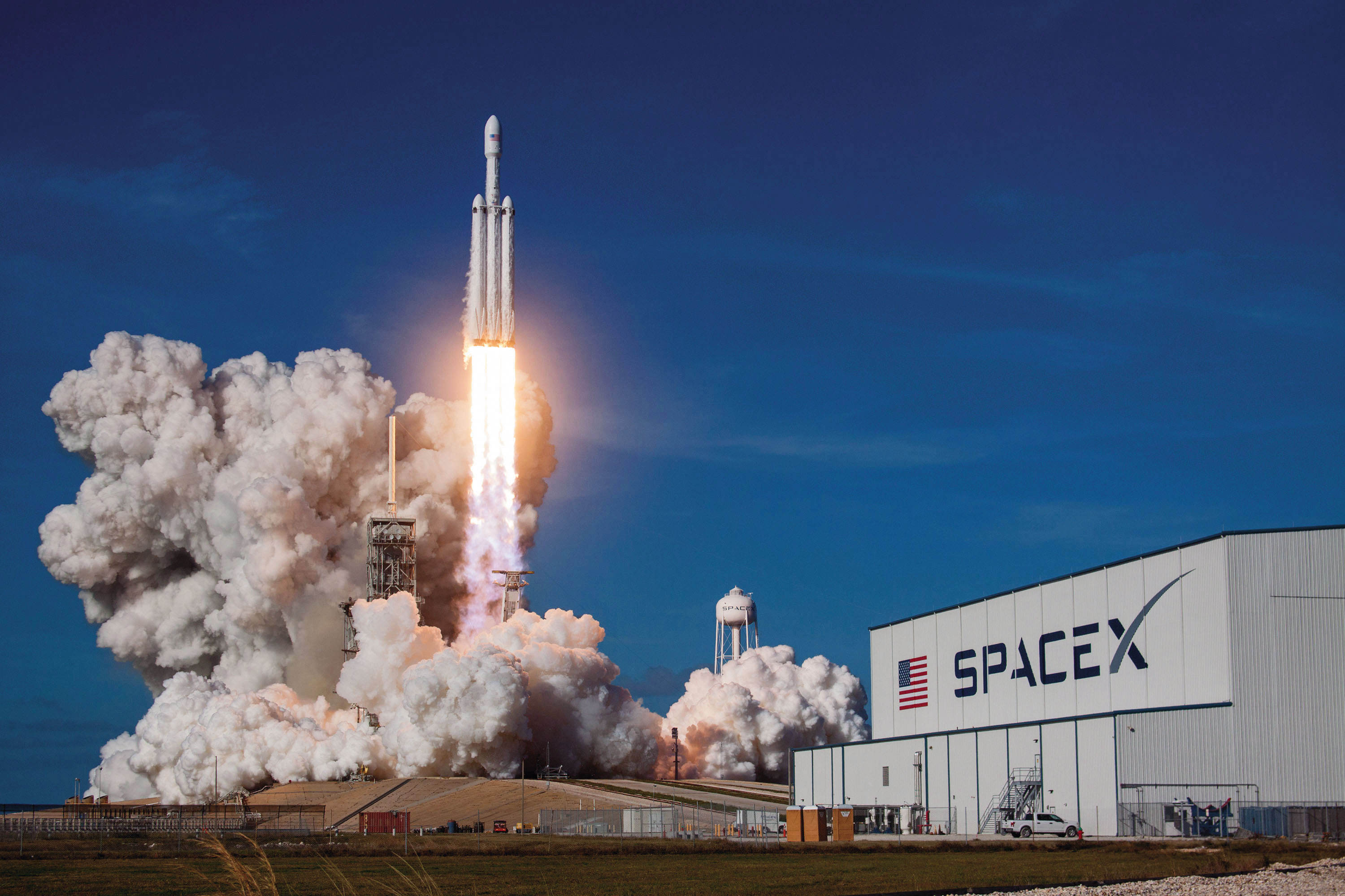 群創攻FOPLP報佳音，出貨特斯拉執行長馬斯克創辦的全球低軌衛星龍頭SpaceX。（翻攝SPACE X Flickr）