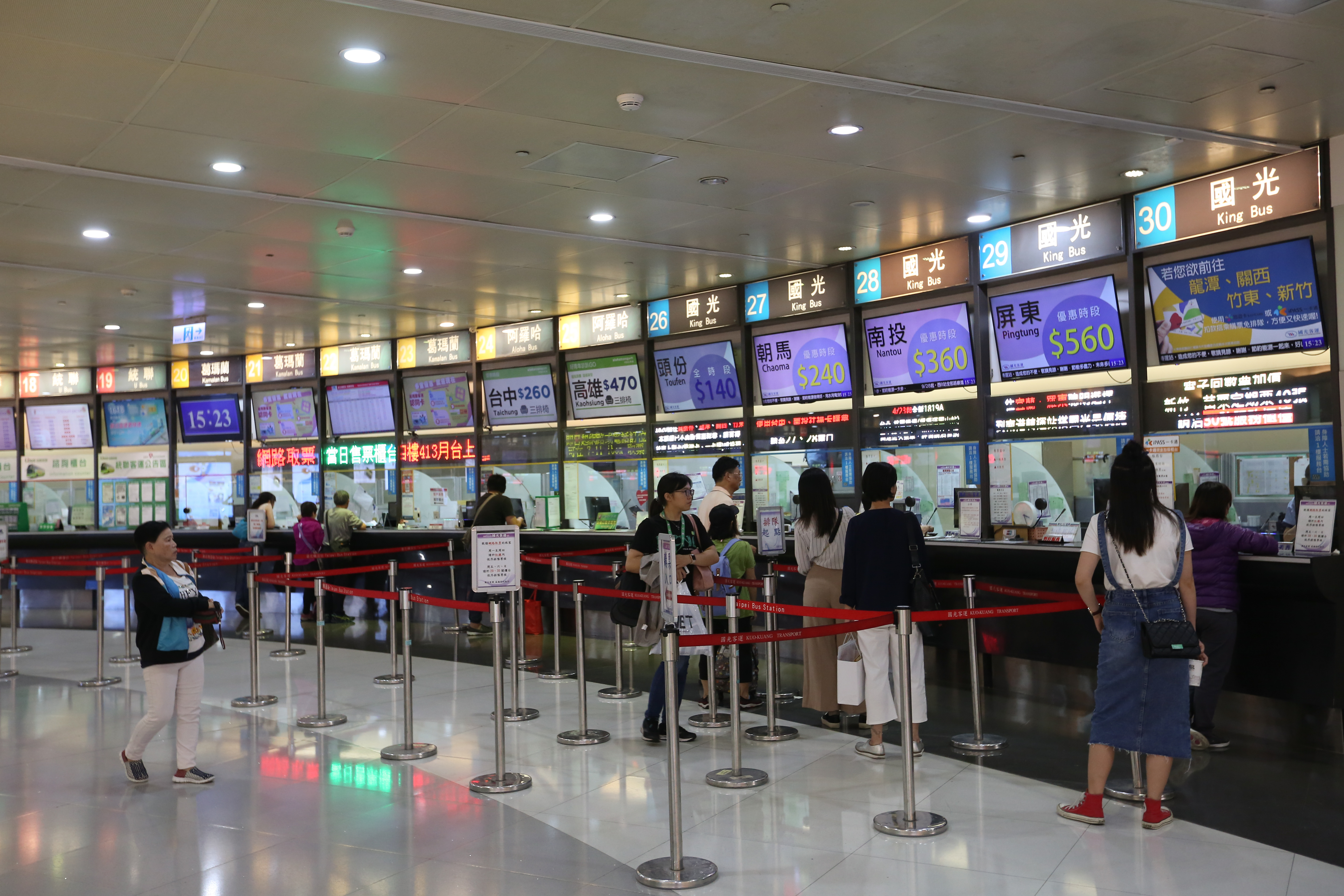 交通部宣布將規劃推出「TPASS通勤月票2.0+」，預計今年12月上路。（本刊資料照）