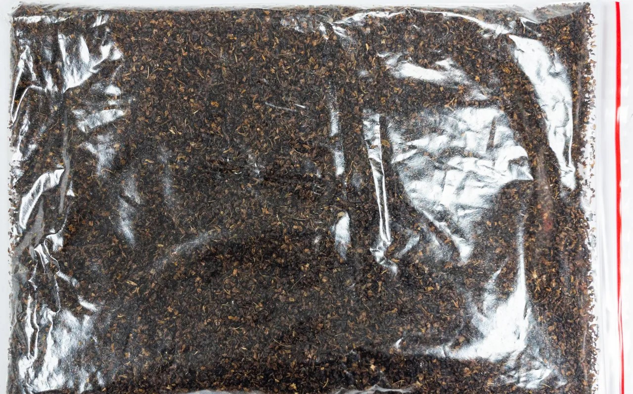 食藥署公布最新邊境檢驗結果，其中一批中國進口約1700公斤的桂花驗出含農藥與進用的蘇丹色素三號，將全數銷毀。（食藥署提供）