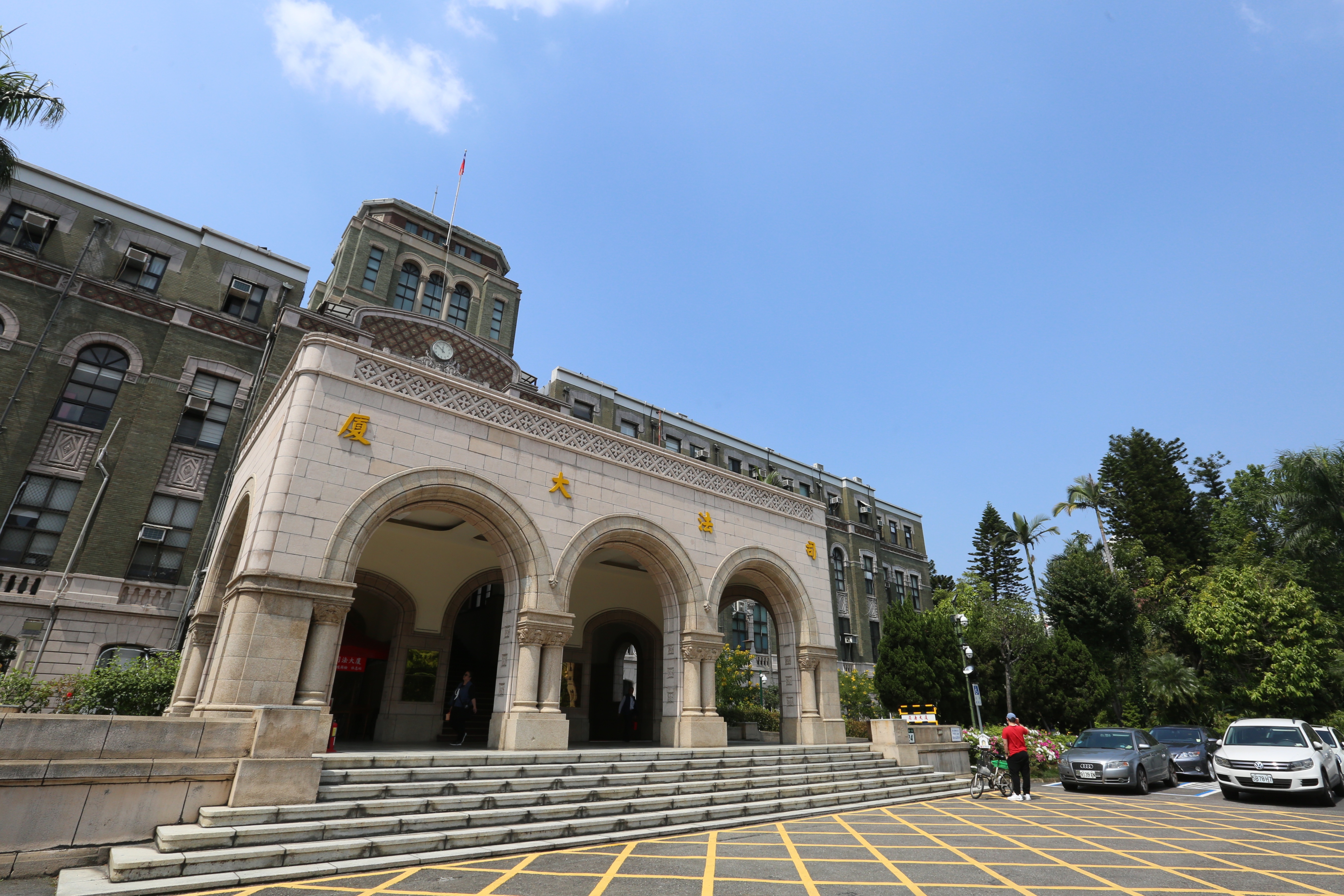 經檢察官羅松芳與高院刑庭法官聯手，今年8月張大偉已將2,800萬元繳交國庫。（本刊資料照）